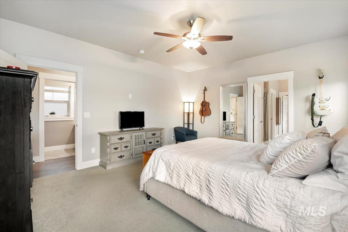 5739 W Hidden Springs Dr., Boise, Idaho 83714, 4 Bedrooms, 3.5 Bathrooms, Residential For Sale, Price $690,000, 98982913