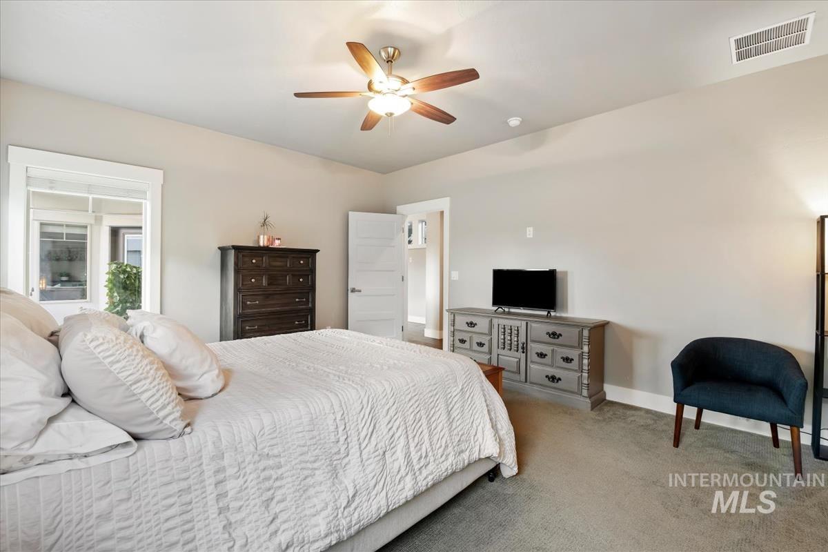 5739 W Hidden Springs Dr., Boise, Idaho 83714, 4 Bedrooms, 3.5 Bathrooms, Residential For Sale, Price $699,000,MLS 98982913