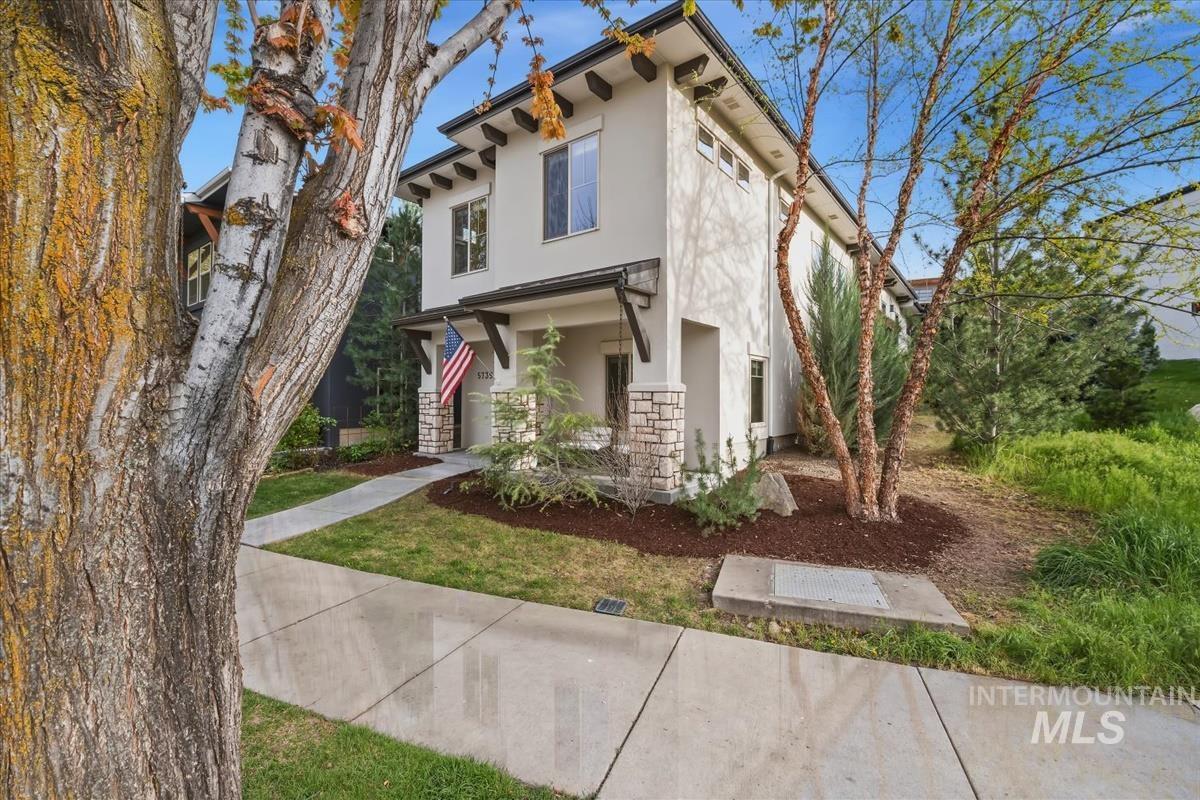 5739 W Hidden Springs Dr., Boise, Idaho 83714, 4 Bedrooms, 3.5 Bathrooms, Residential For Sale, Price $699,000,MLS 98982913