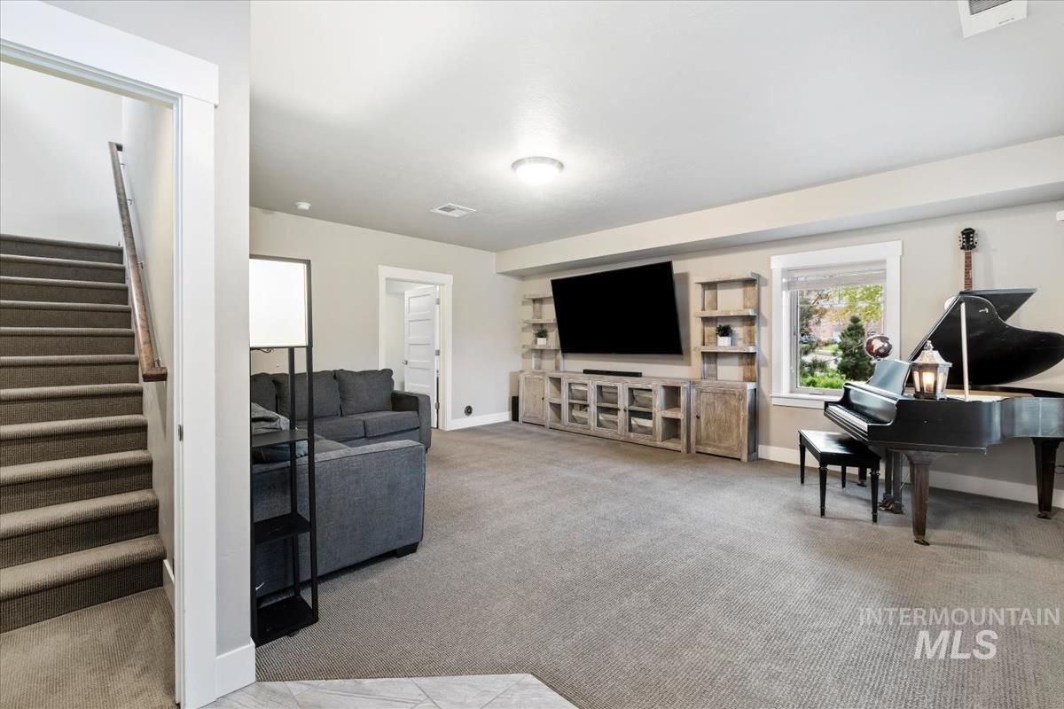 5739 W Hidden Springs Dr., Boise, Idaho 83714, 4 Bedrooms, 3.5 Bathrooms, Residential For Sale, Price $690,000, 98982913