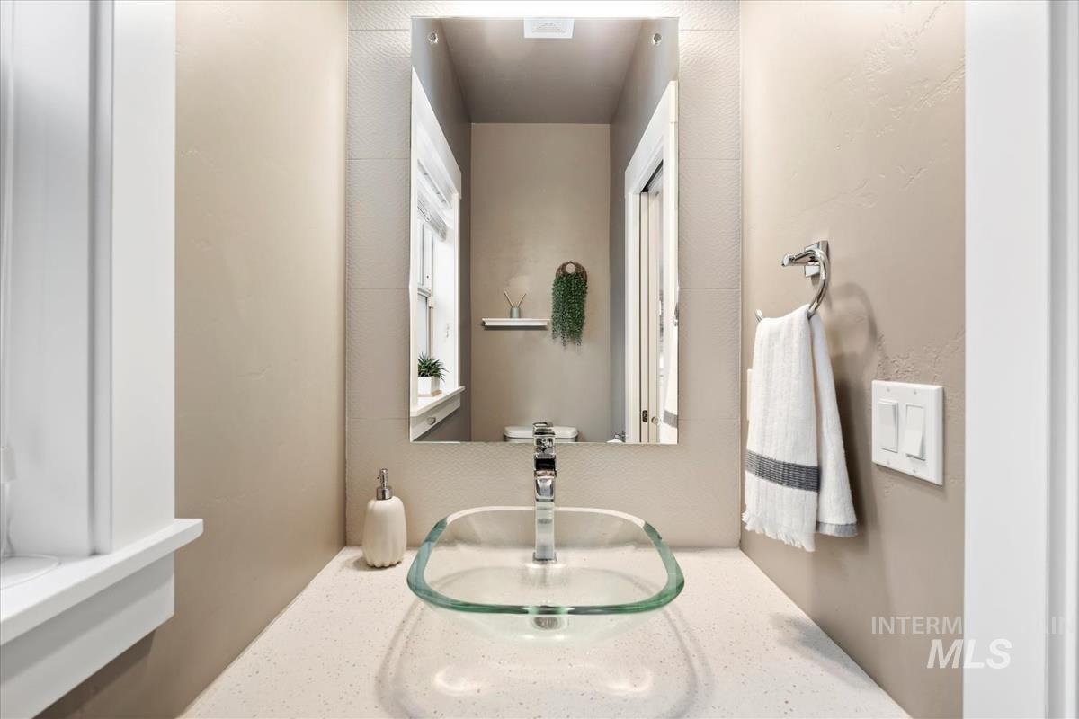 5739 W Hidden Springs Dr., Boise, Idaho 83714, 4 Bedrooms, 3.5 Bathrooms, Residential For Sale, Price $699,000,MLS 98982913