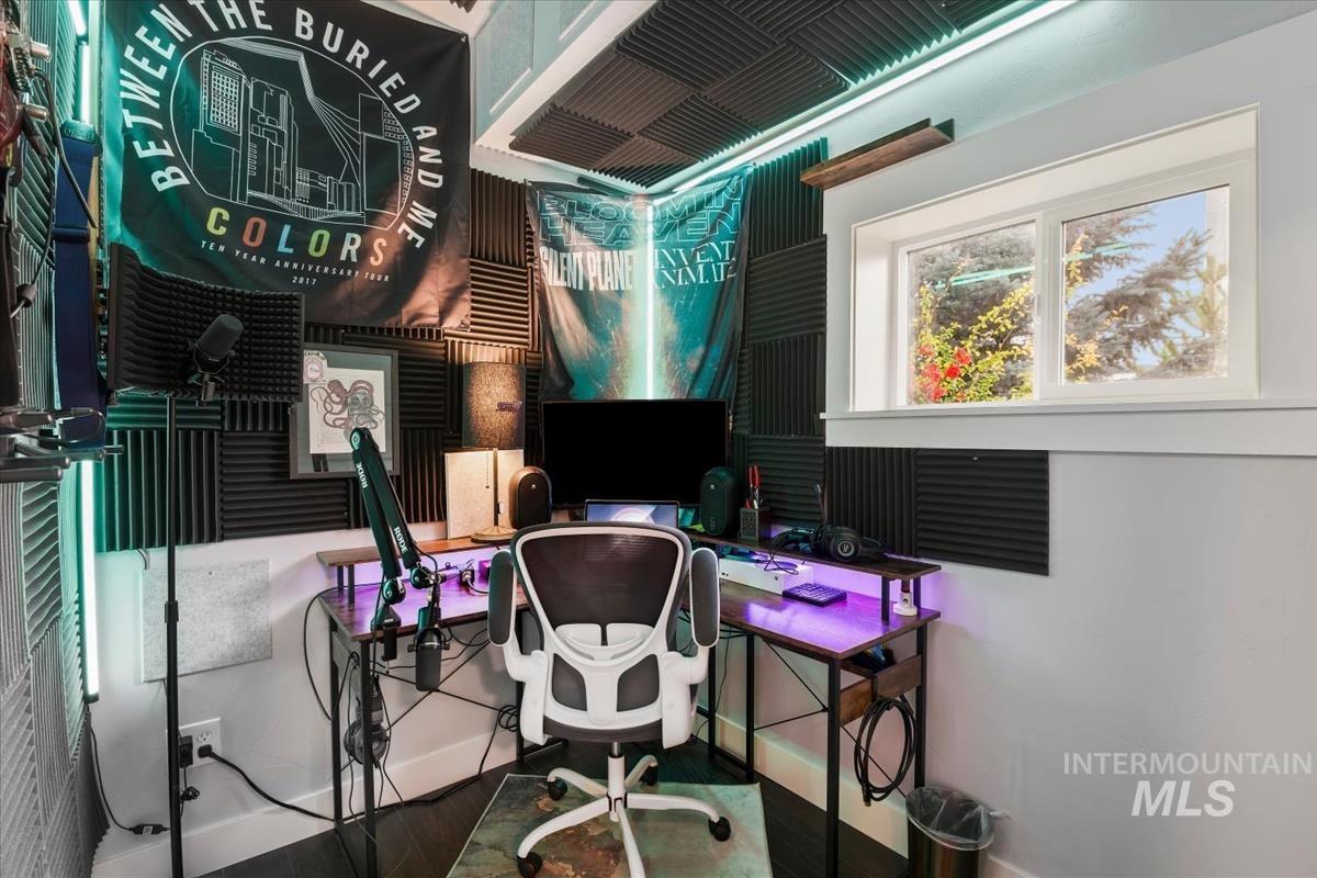 5739 W Hidden Springs Dr., Boise, Idaho 83714, 4 Bedrooms, 3.5 Bathrooms, Residential For Sale, Price $699,000,MLS 98982913