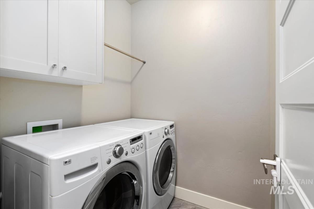 5739 W Hidden Springs Dr., Boise, Idaho 83714, 4 Bedrooms, 3.5 Bathrooms, Residential For Sale, Price $699,000,MLS 98982913