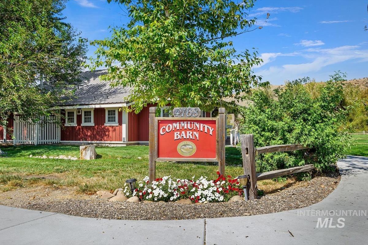 5739 W Hidden Springs Dr., Boise, Idaho 83714, 4 Bedrooms, 3.5 Bathrooms, Residential For Sale, Price $690,000, 98982913