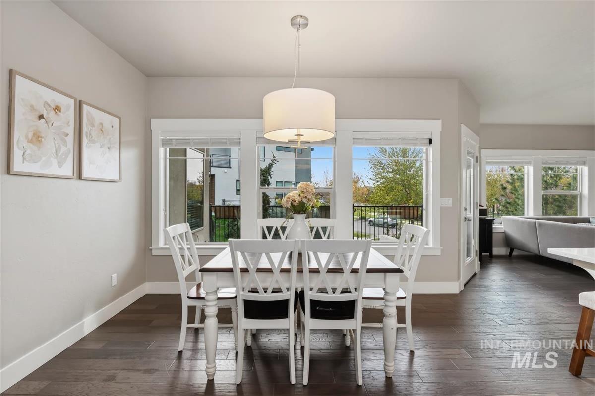 5739 W Hidden Springs Dr., Boise, Idaho 83714, 4 Bedrooms, 3.5 Bathrooms, Residential For Sale, Price $690,000, 98982913