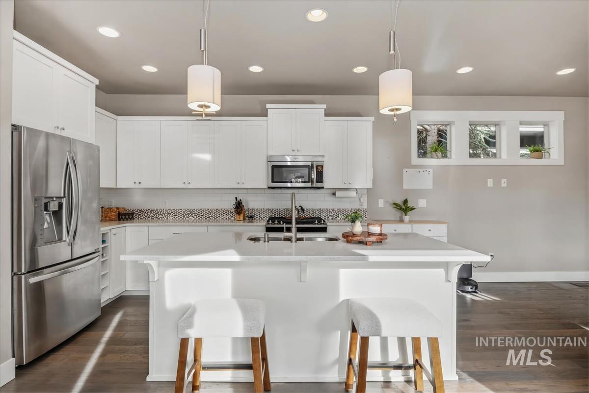 5739 W Hidden Springs Dr., Boise, Idaho 83714, 4 Bedrooms, 3.5 Bathrooms, Residential For Sale, Price $690,000, 98982913
