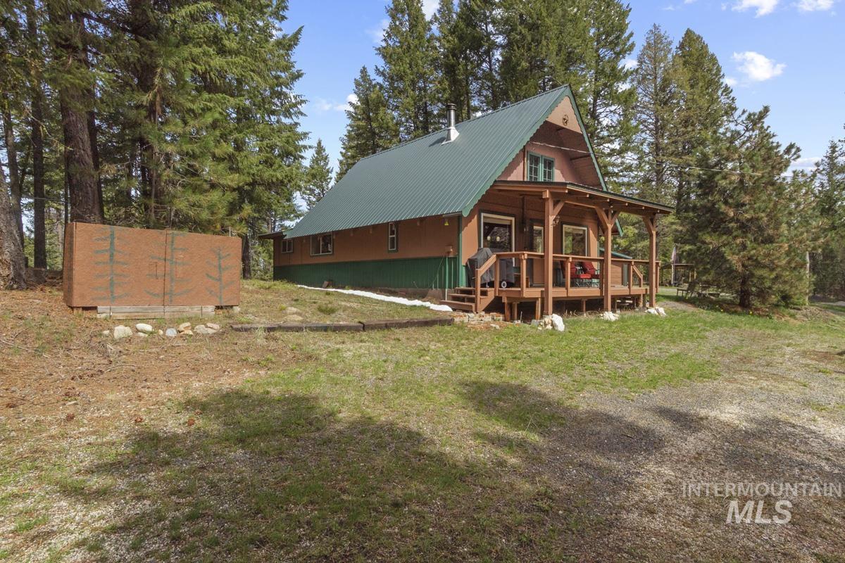 46 Blue Spruce Lane, Cascade, Idaho 83611, 2 Bedrooms, 1 Bathroom, Residential For Sale, Price $525,000, 98982915