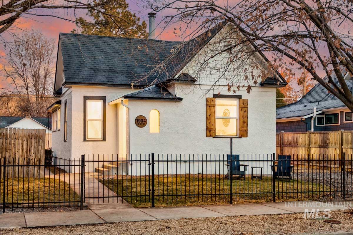 1904 N 16TH St., Boise, Idaho 83702, 2 Bedrooms, 1 Bathroom, Residential For Sale, Price $649,900,MLS 98982917