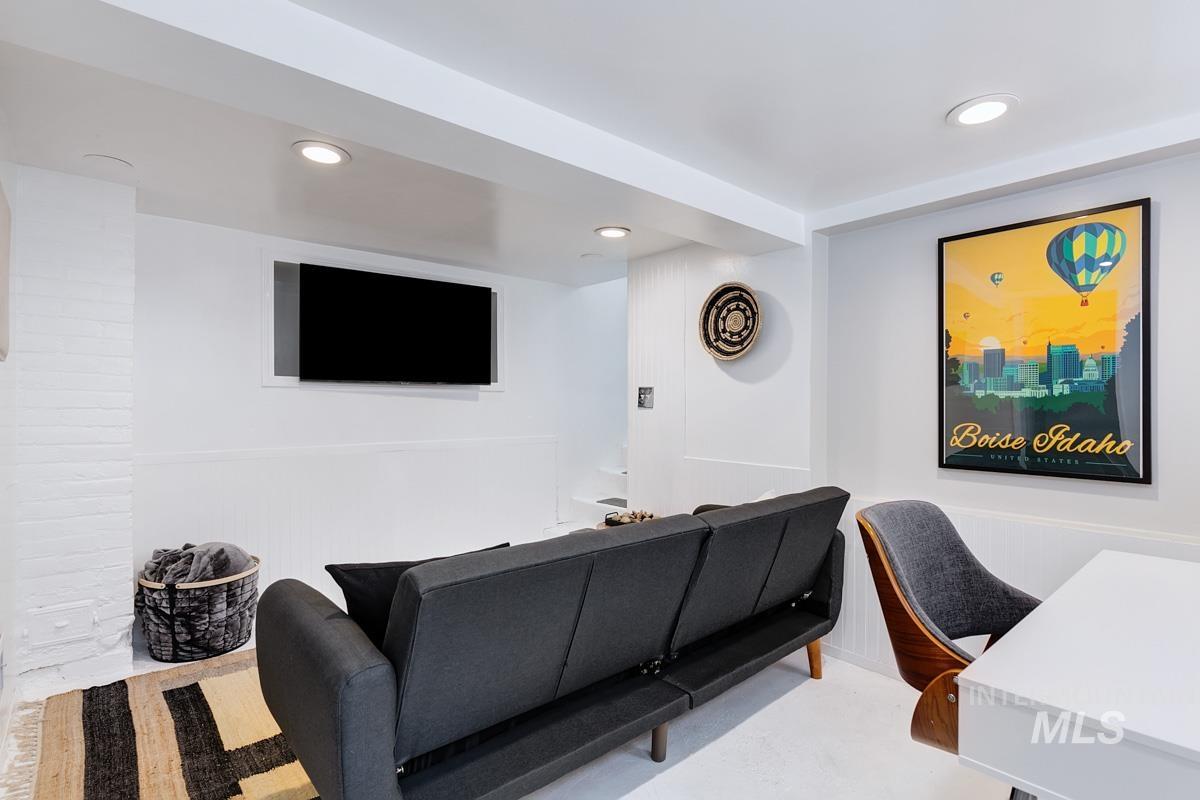 1904 N 16TH St., Boise, Idaho 83702, 2 Bedrooms, 1 Bathroom, Residential For Sale, Price $649,900,MLS 98982917