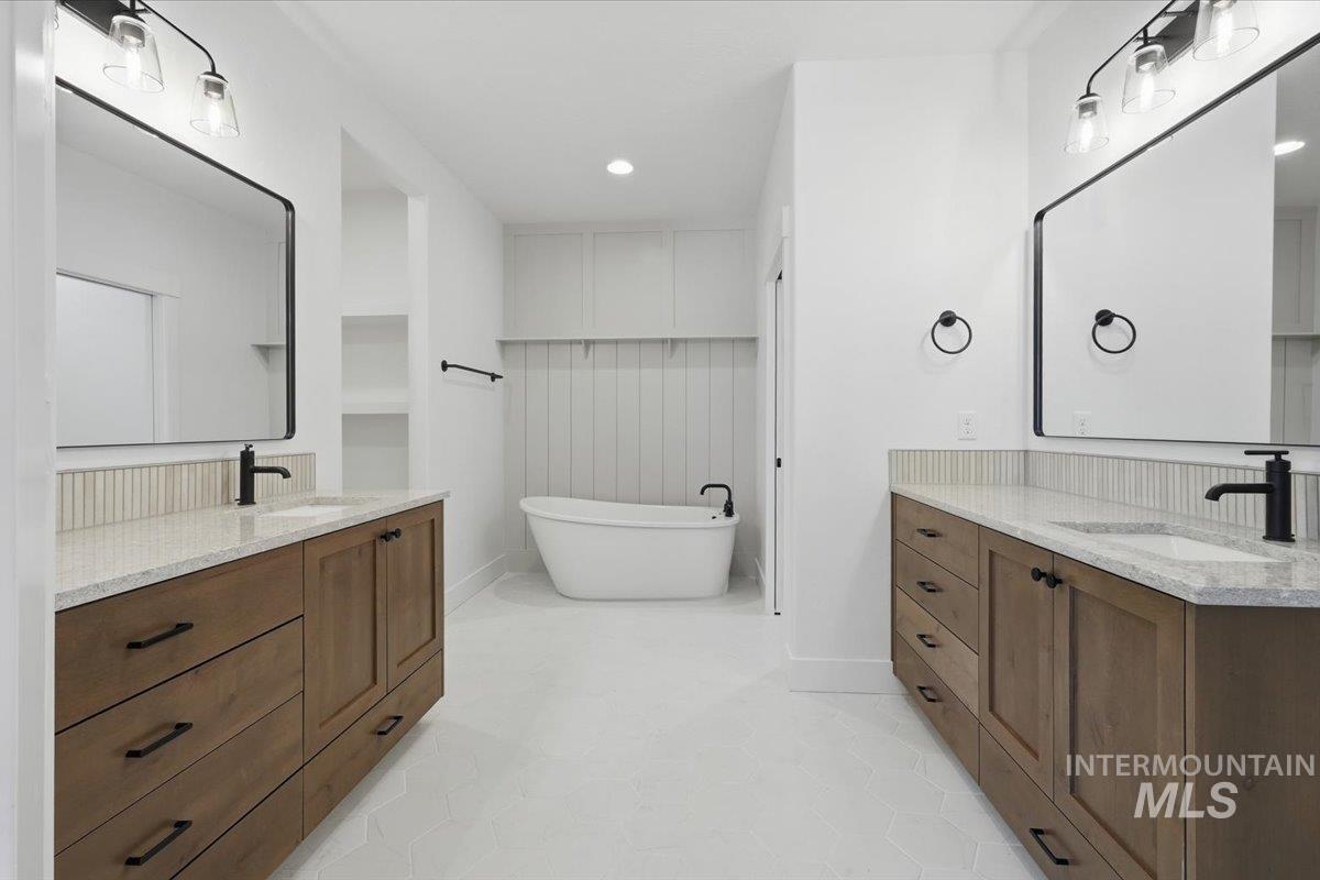 4801 Gap Creek Ave, Caldwell, Idaho 83607, 3 Bedrooms, 2.5 Bathrooms, Residential For Sale, Price $725,000,MLS 98982920