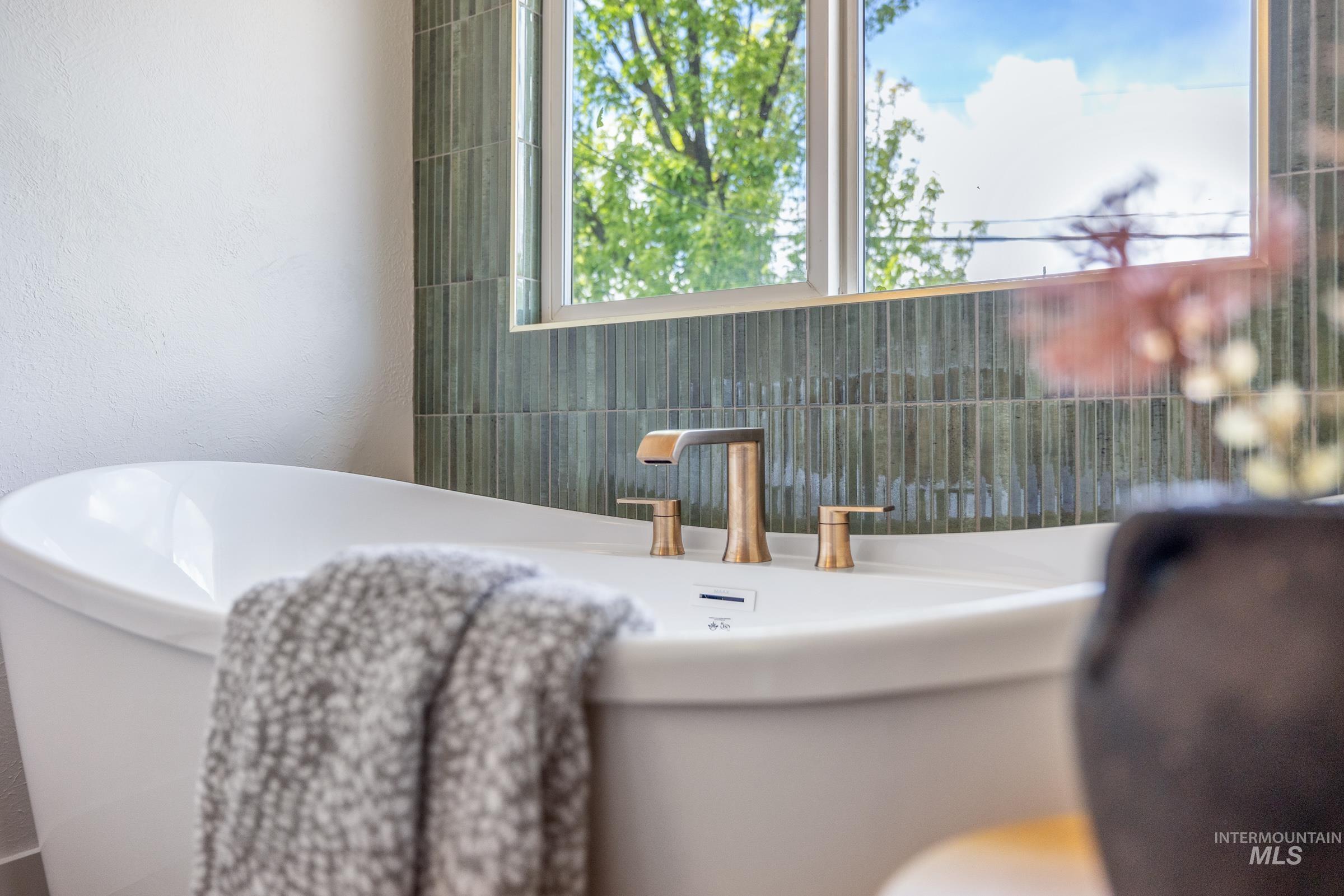 7013 W Rosewood Dr, Boise, Idaho 83709, 3 Bedrooms, 2 Bathrooms, Residential For Sale, Price $599,900, 98982921