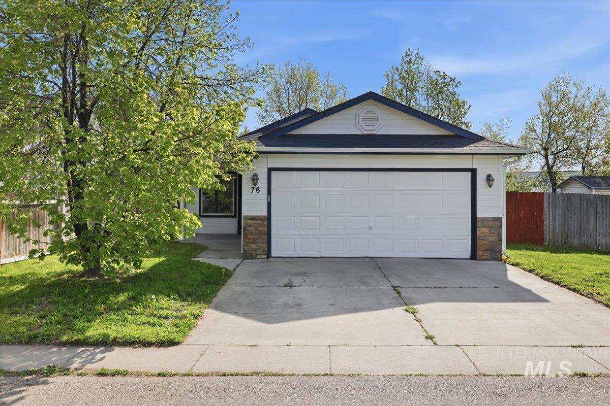 76 S Chase St, Nampa, Idaho 83687, 3 Bedrooms, 2 Bathrooms, Residential For Sale, Price $350,000, 98982922