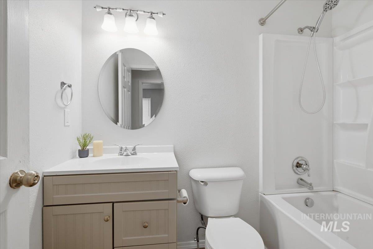 76 S Chase St, Nampa, Idaho 83687, 3 Bedrooms, 2 Bathrooms, Residential For Sale, Price $350,000, 98982922