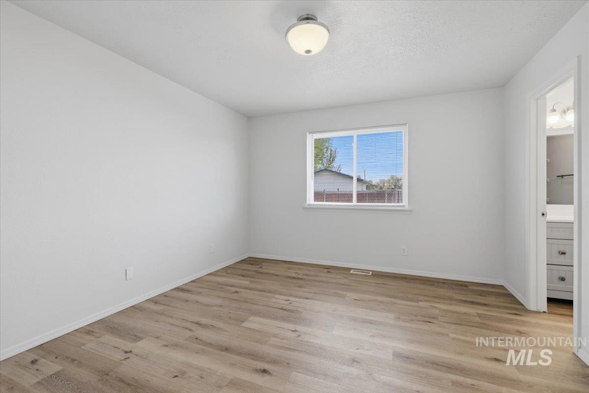 76 S Chase St, Nampa, Idaho 83687, 3 Bedrooms, 2 Bathrooms, Residential For Sale, Price $350,000, 98982922