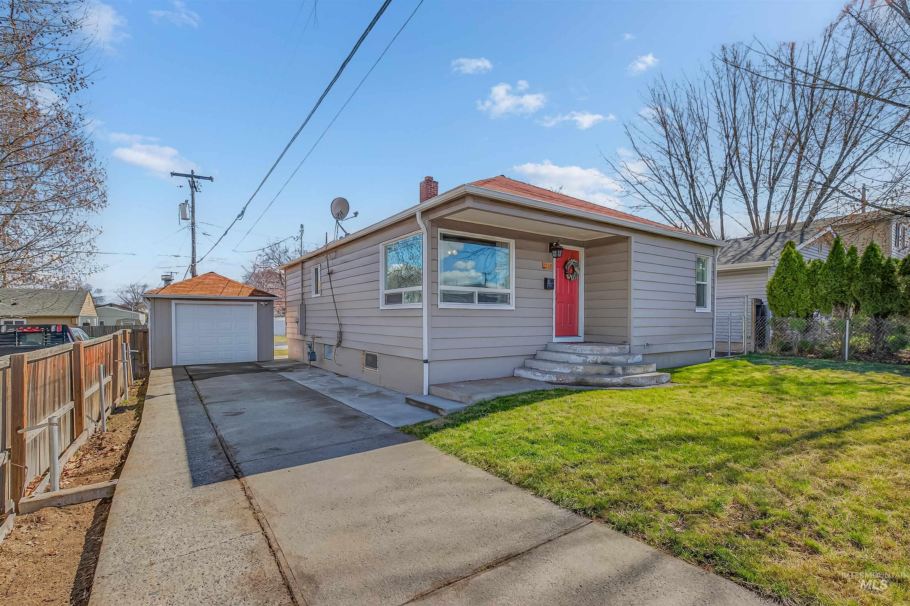 1519 17th St, Lewiston, Idaho 83501, 4 Bedrooms, 2 Bathrooms, Residential For Sale, Price $349,000, 98982923