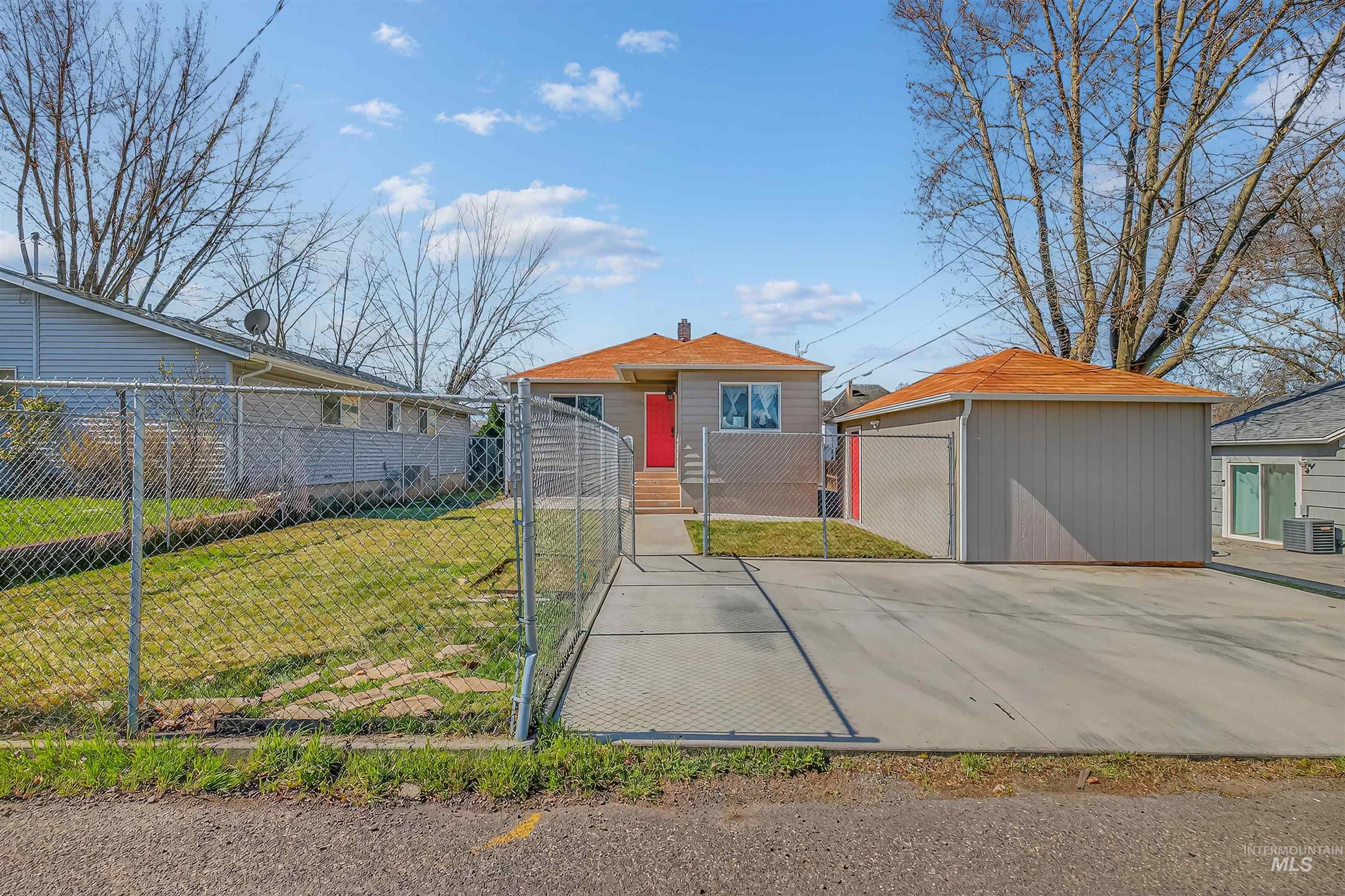 1519 17th St, Lewiston, Idaho 83501, 4 Bedrooms, 2 Bathrooms, Residential For Sale, Price $349,000, 98982923