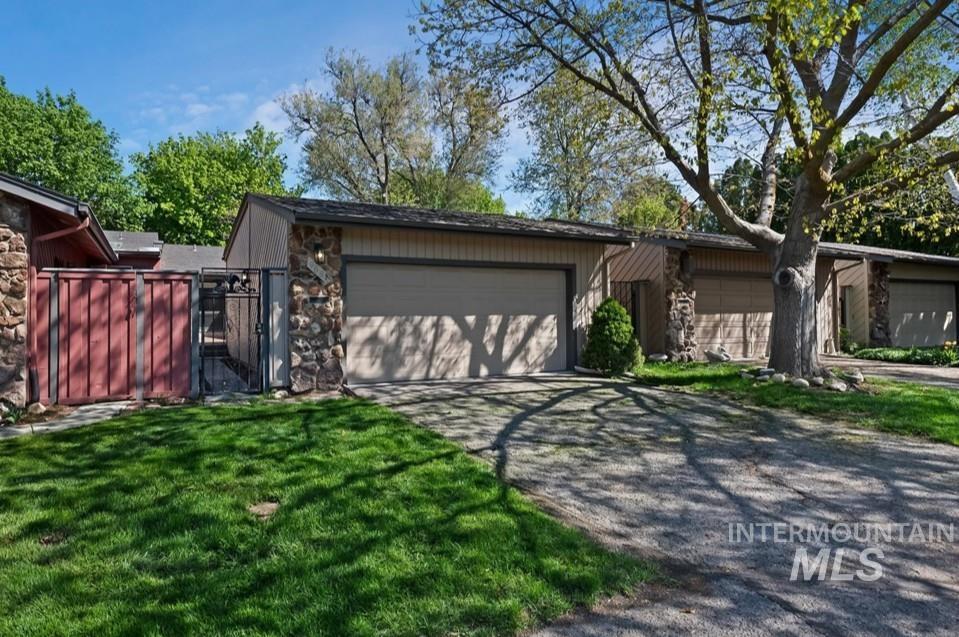 968 N Camelot Dr, Boise, Idaho 83704, 3 Bedrooms, 2 Bathrooms, Residential For Sale, Price $381,000, 98982929