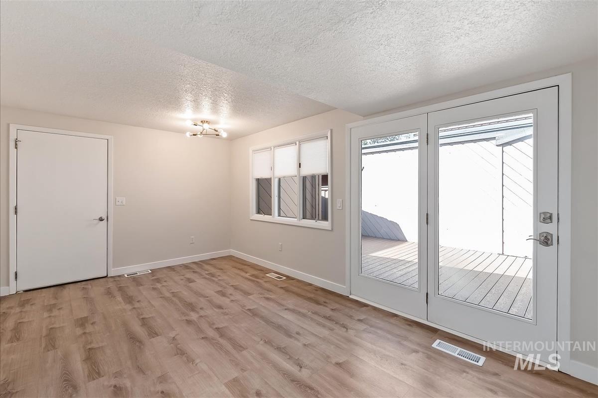 968 N Camelot Dr, Boise, Idaho 83704, 3 Bedrooms, 2 Bathrooms, Residential For Sale, Price $381,000, 98982929