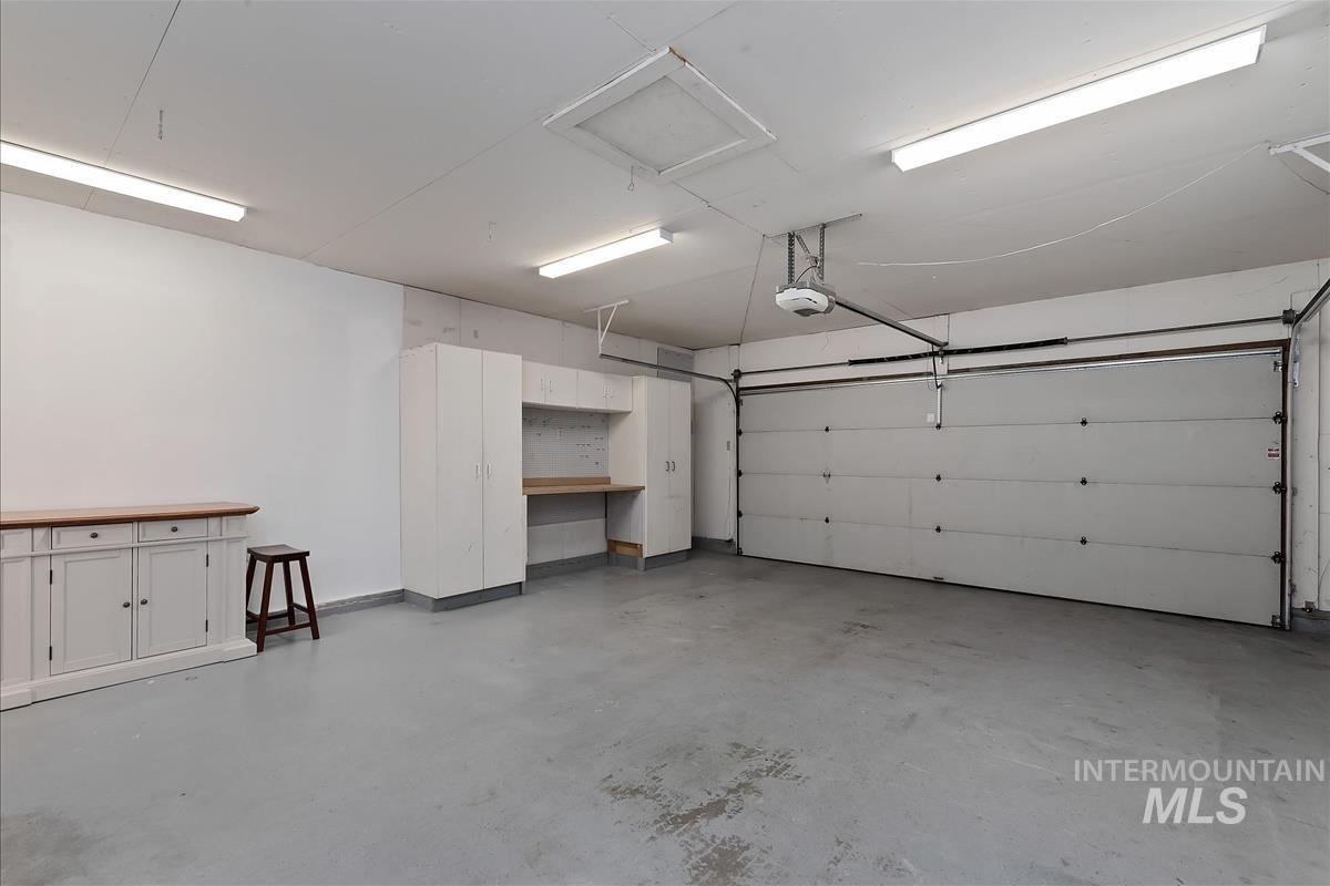 968 N Camelot Dr, Boise, Idaho 83704, 3 Bedrooms, 2 Bathrooms, Residential For Sale, Price $381,000, 98982929