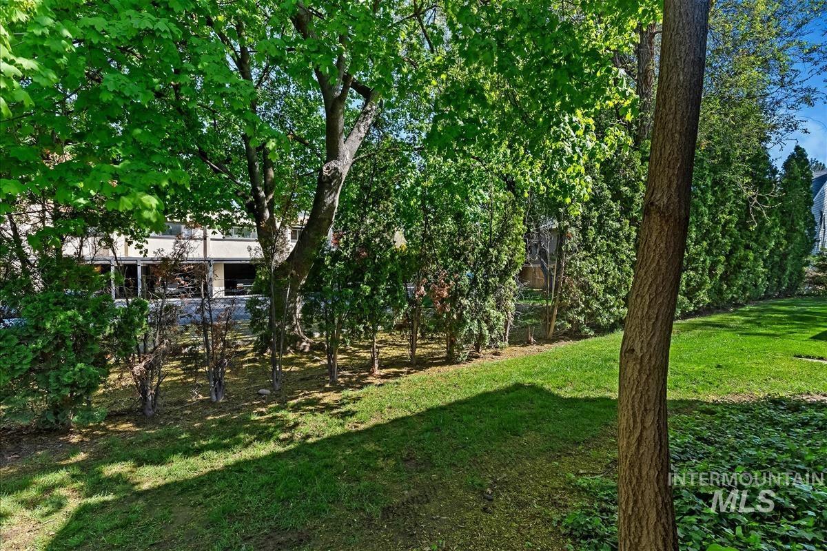 968 N Camelot Dr, Boise, Idaho 83704, 3 Bedrooms, 2 Bathrooms, Residential For Sale, Price $381,000, 98982929