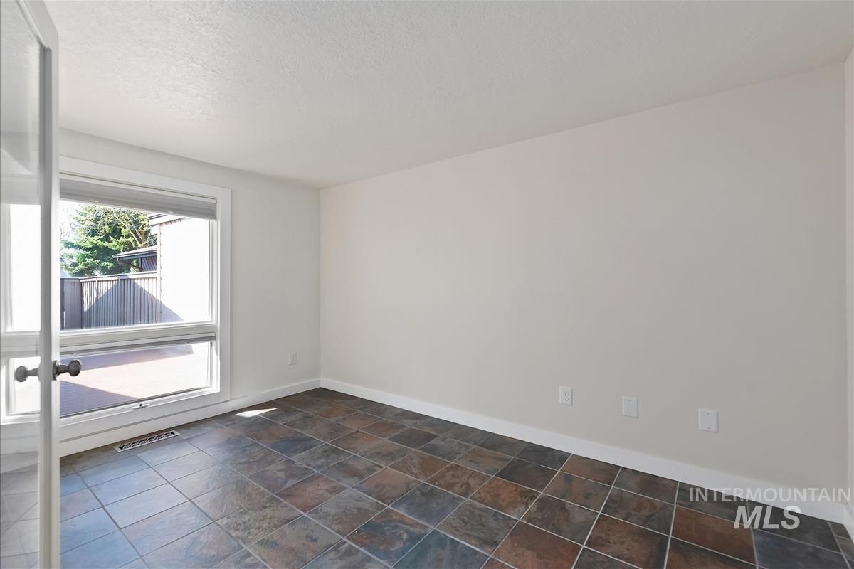 968 N Camelot Dr, Boise, Idaho 83704, 3 Bedrooms, 2 Bathrooms, Residential For Sale, Price $381,000, 98982929