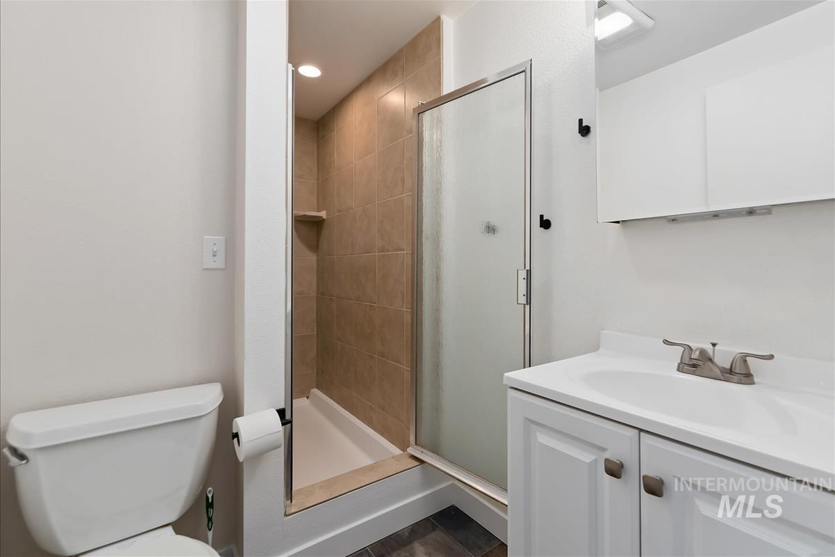 968 N Camelot Dr, Boise, Idaho 83704, 3 Bedrooms, 2 Bathrooms, Residential For Sale, Price $381,000, 98982929