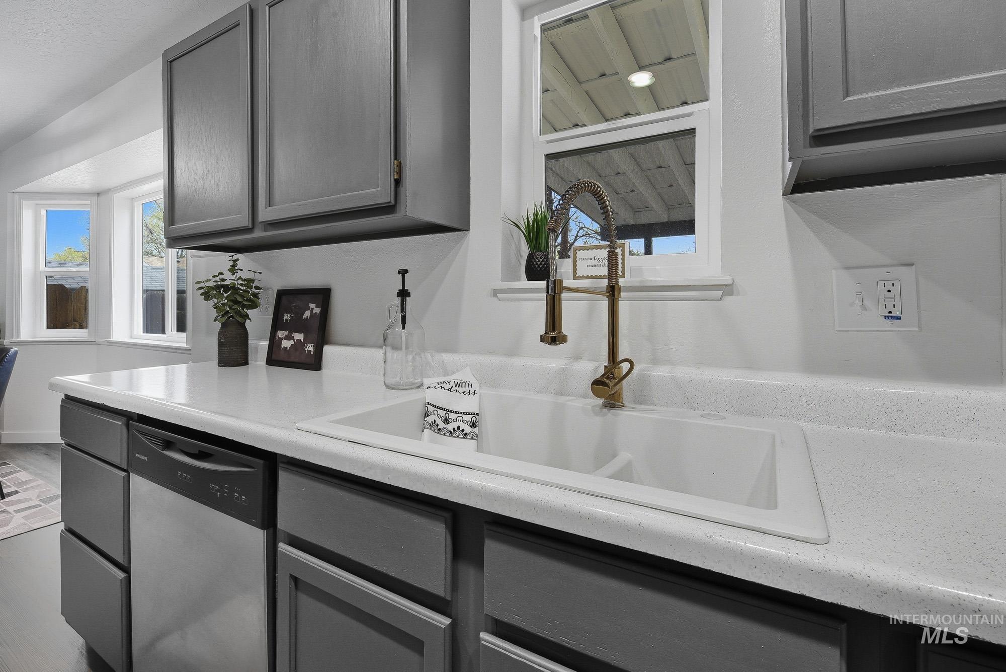 1912 5th St South, Nampa, Idaho 83651, 3 Bedrooms, 2 Bathrooms, Residential For Sale, Price $315,000,MLS 98982930