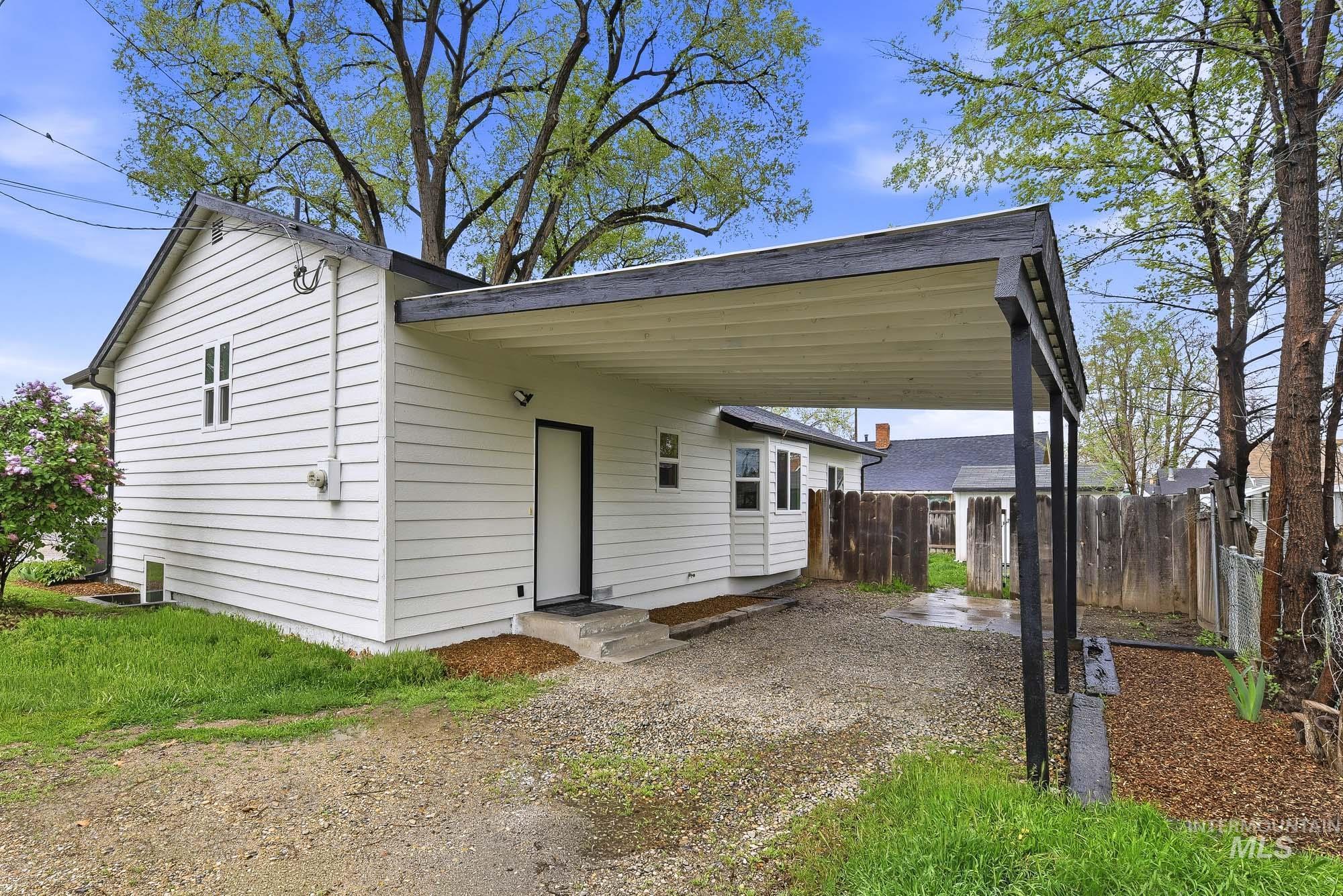 1912 5th St South, Nampa, Idaho 83651, 3 Bedrooms, 2 Bathrooms, Residential For Sale, Price $315,000,MLS 98982930