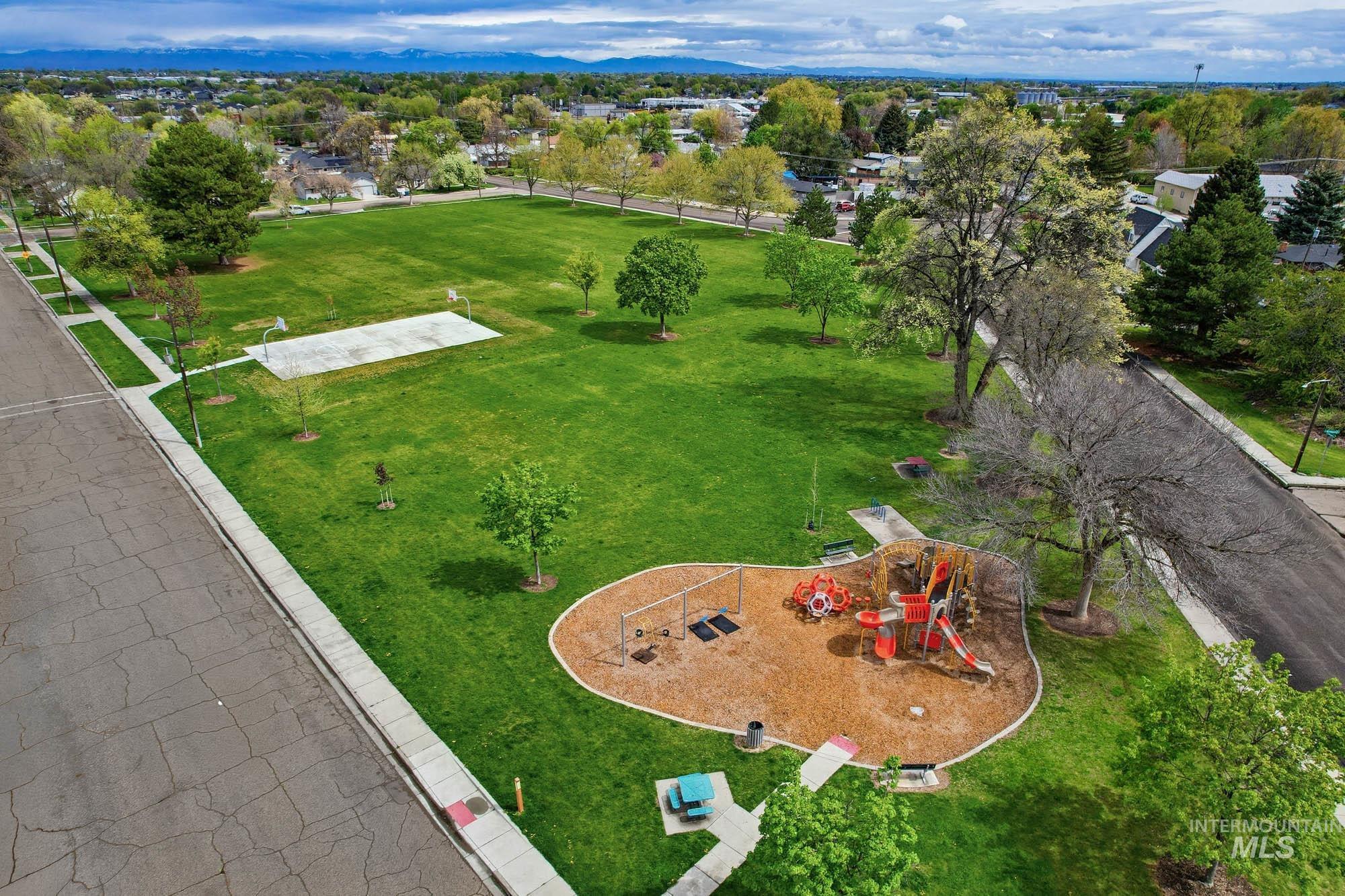 1912 5th St South, Nampa, Idaho 83651, 3 Bedrooms, 2 Bathrooms, Residential For Sale, Price $315,000,MLS 98982930