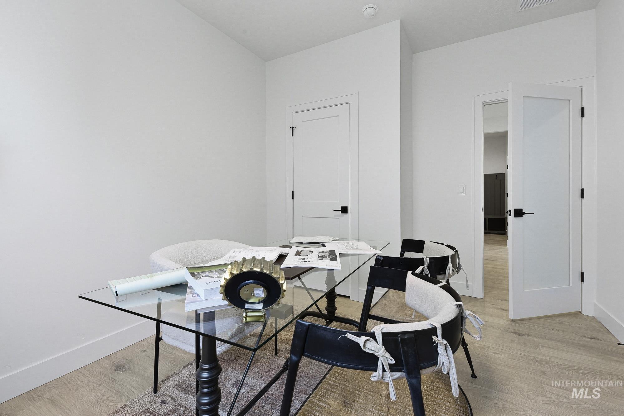 9685 W Snow Wolf Ln, Star, Idaho 83669, 4 Bedrooms, 2.5 Bathrooms, Residential For Sale, Price $669,900,MLS 98982934