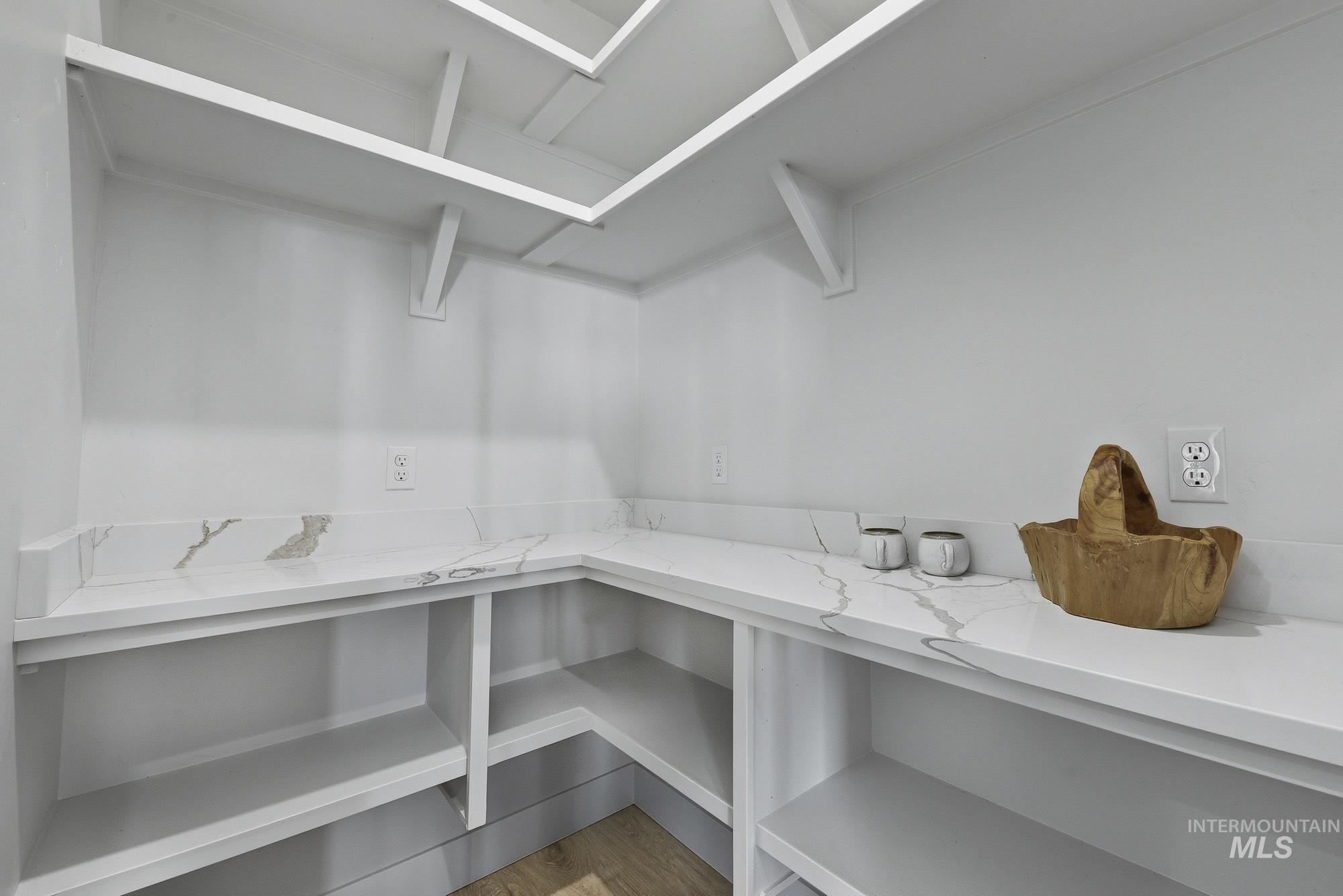 9685 W Snow Wolf Ln, Star, Idaho 83669, 4 Bedrooms, 2.5 Bathrooms, Residential For Sale, Price $669,900,MLS 98982934