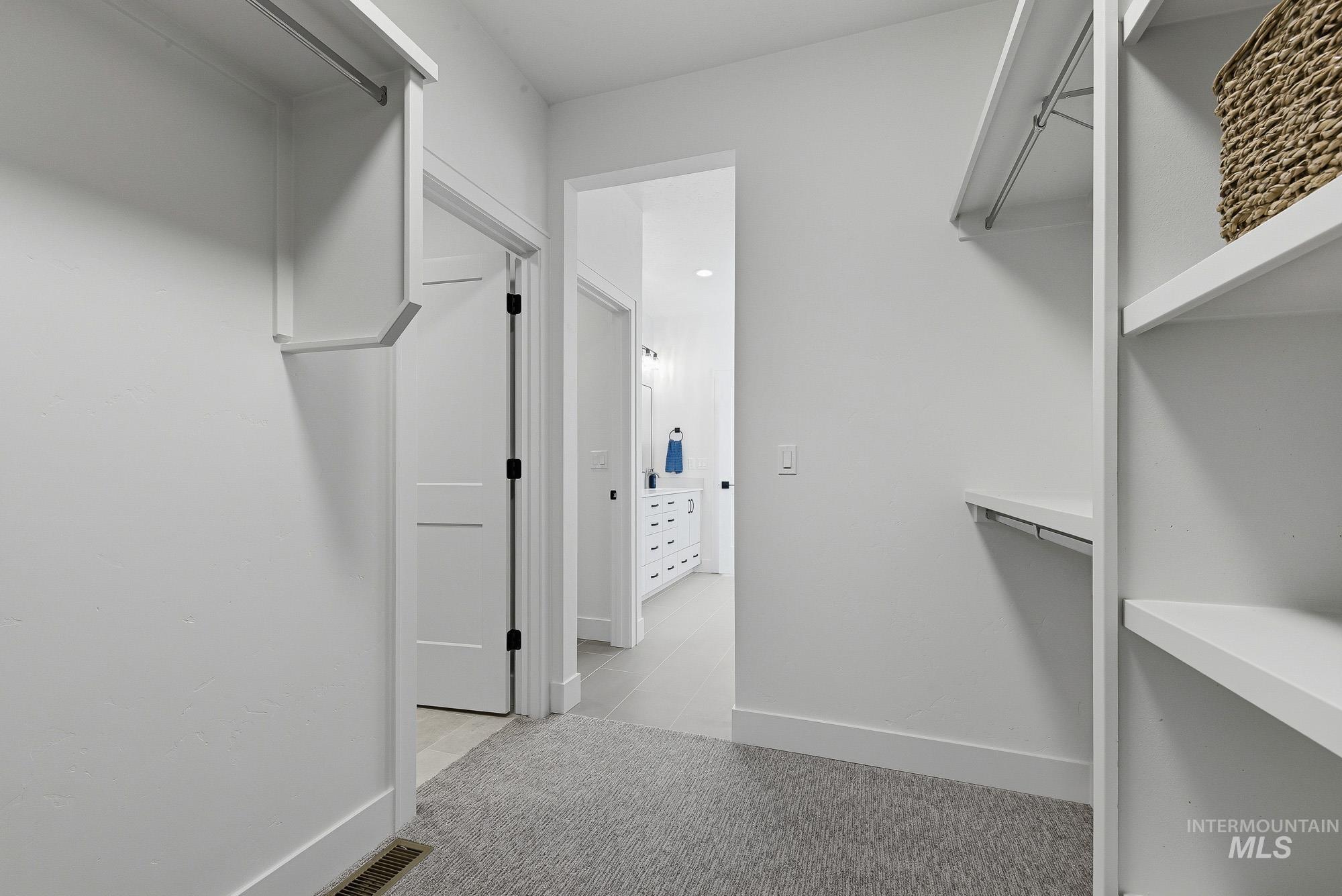 9685 W Snow Wolf Ln, Star, Idaho 83669, 4 Bedrooms, 2.5 Bathrooms, Residential For Sale, Price $669,900,MLS 98982934