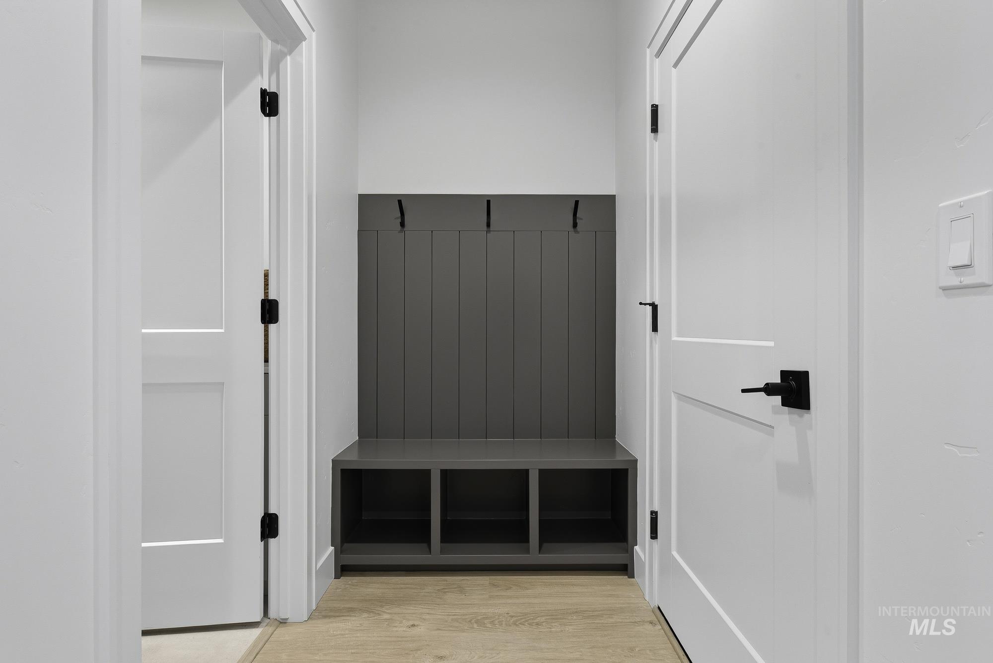 9685 W Snow Wolf Ln, Star, Idaho 83669, 4 Bedrooms, 2.5 Bathrooms, Residential For Sale, Price $669,900,MLS 98982934