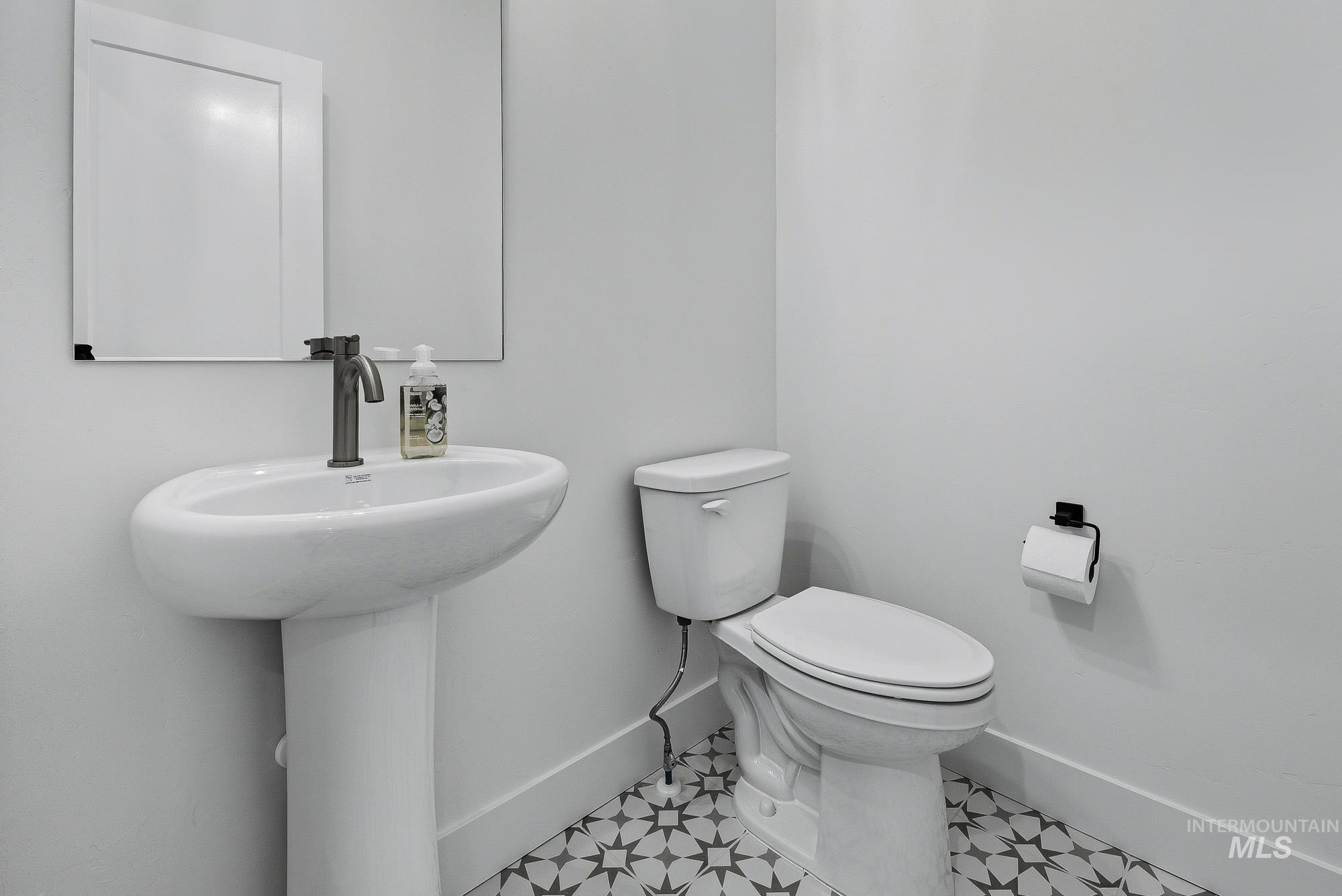 9685 W Snow Wolf Ln, Star, Idaho 83669, 4 Bedrooms, 2.5 Bathrooms, Residential For Sale, Price $669,900,MLS 98982934