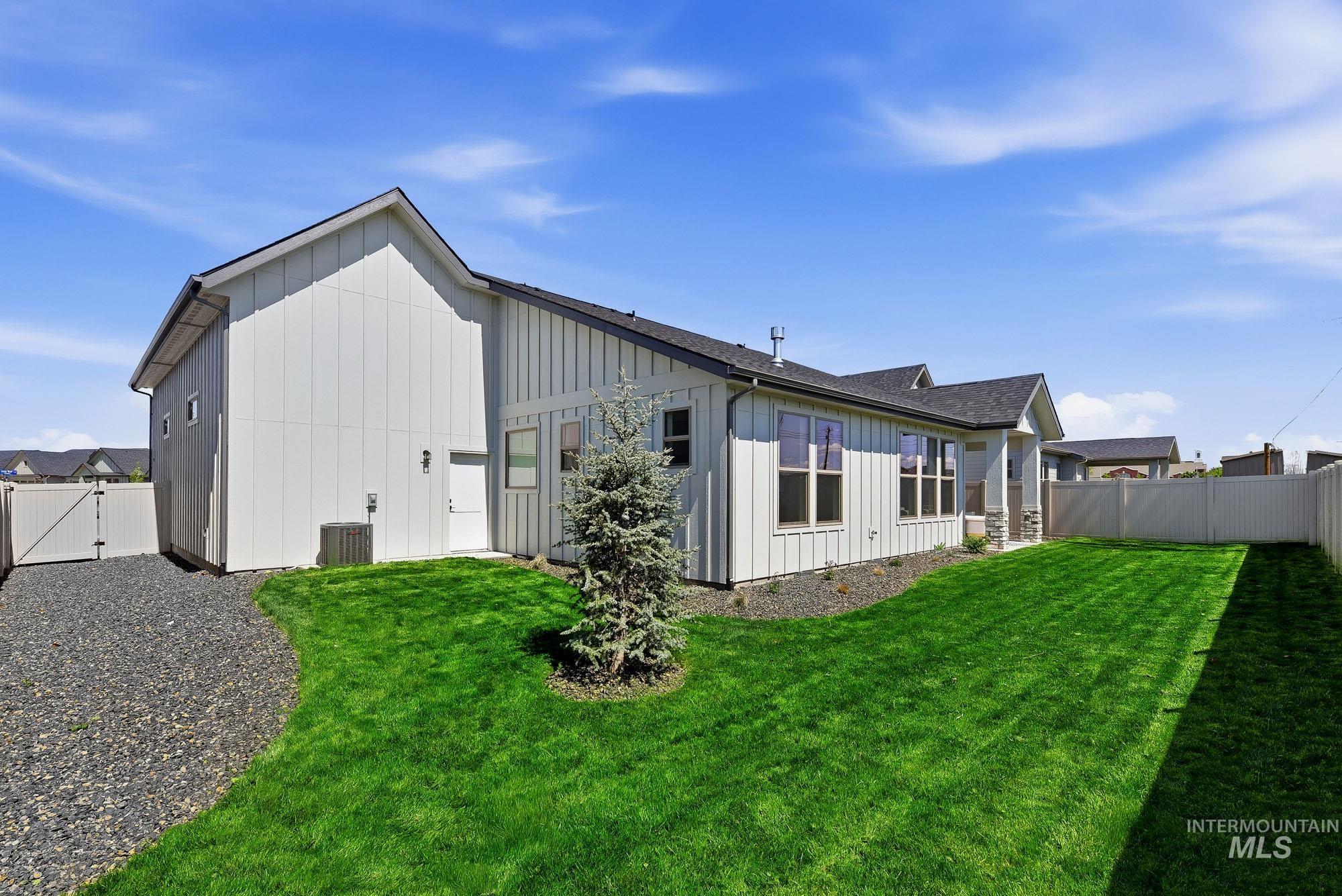 9685 W Snow Wolf Ln, Star, Idaho 83669, 4 Bedrooms, 2.5 Bathrooms, Residential For Sale, Price $669,900,MLS 98982934