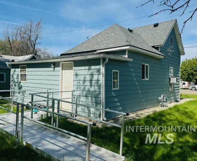 128 9th Ave N, Nampa, Idaho 83687, 2 Bedrooms, 1 Bathroom, Residential Income For Sale, Price $249,900,MLS 98982939