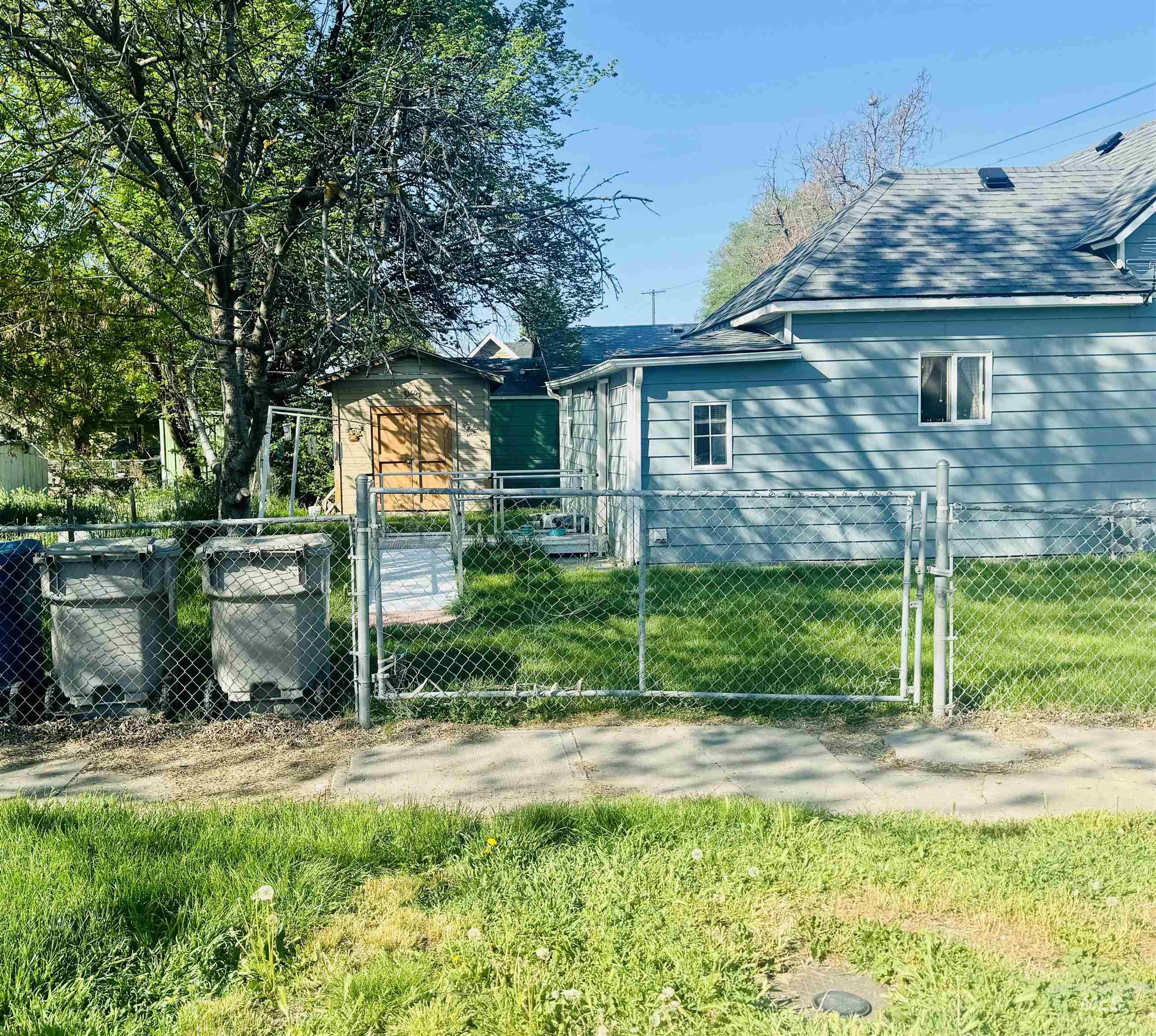 128 9th Ave N, Nampa, Idaho 83687, 2 Bedrooms, 1 Bathroom, Residential Income For Sale, Price $249,900,MLS 98982939