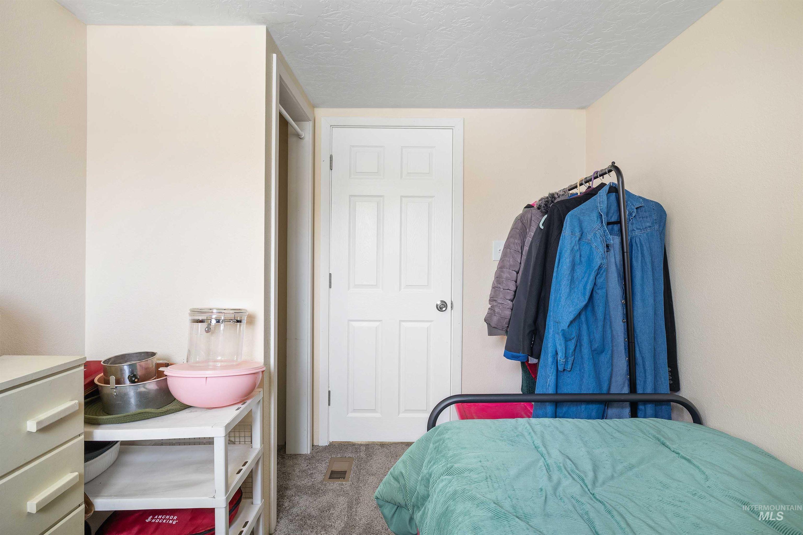 198 South Hills Rd #116, Twin Falls, Idaho 83301, 3 Bedrooms, 1 Bathroom, Residential For Sale, Price $70,000,MLS 98982943