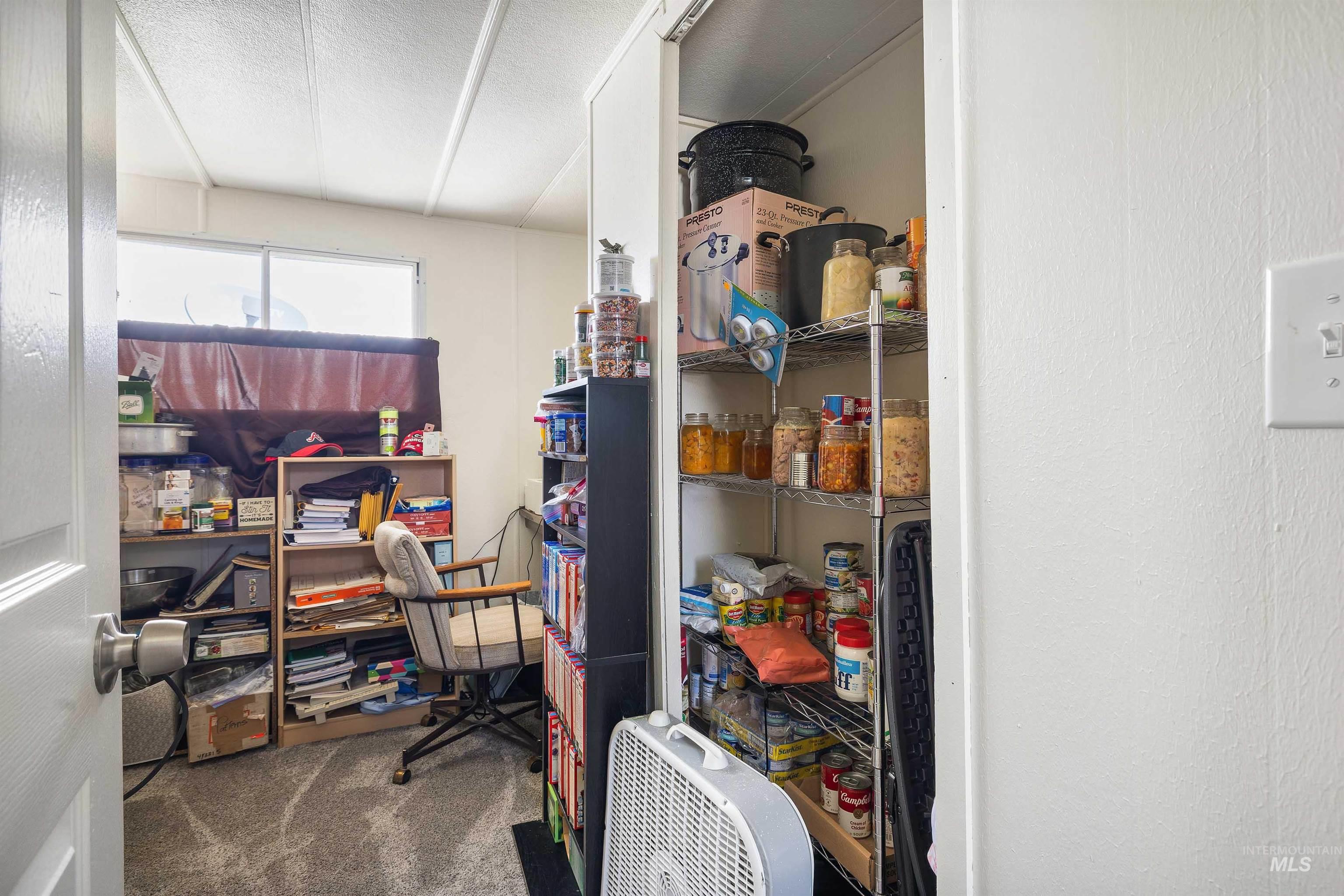 198 South Hills Rd #116, Twin Falls, Idaho 83301, 3 Bedrooms, 1 Bathroom, Residential For Sale, Price $70,000,MLS 98982943