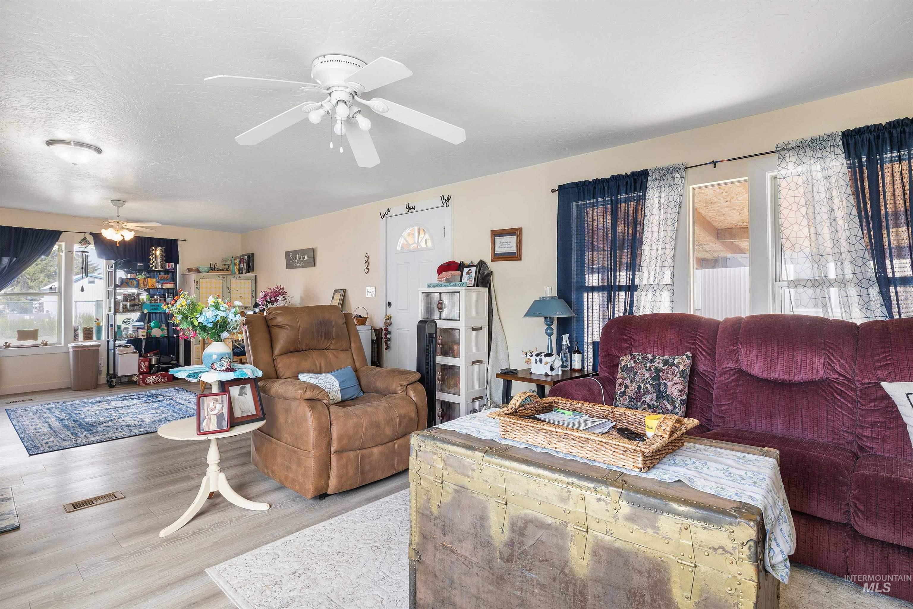 198 South Hills Rd #116, Twin Falls, Idaho 83301, 3 Bedrooms, 1 Bathroom, Residential For Sale, Price $70,000,MLS 98982943