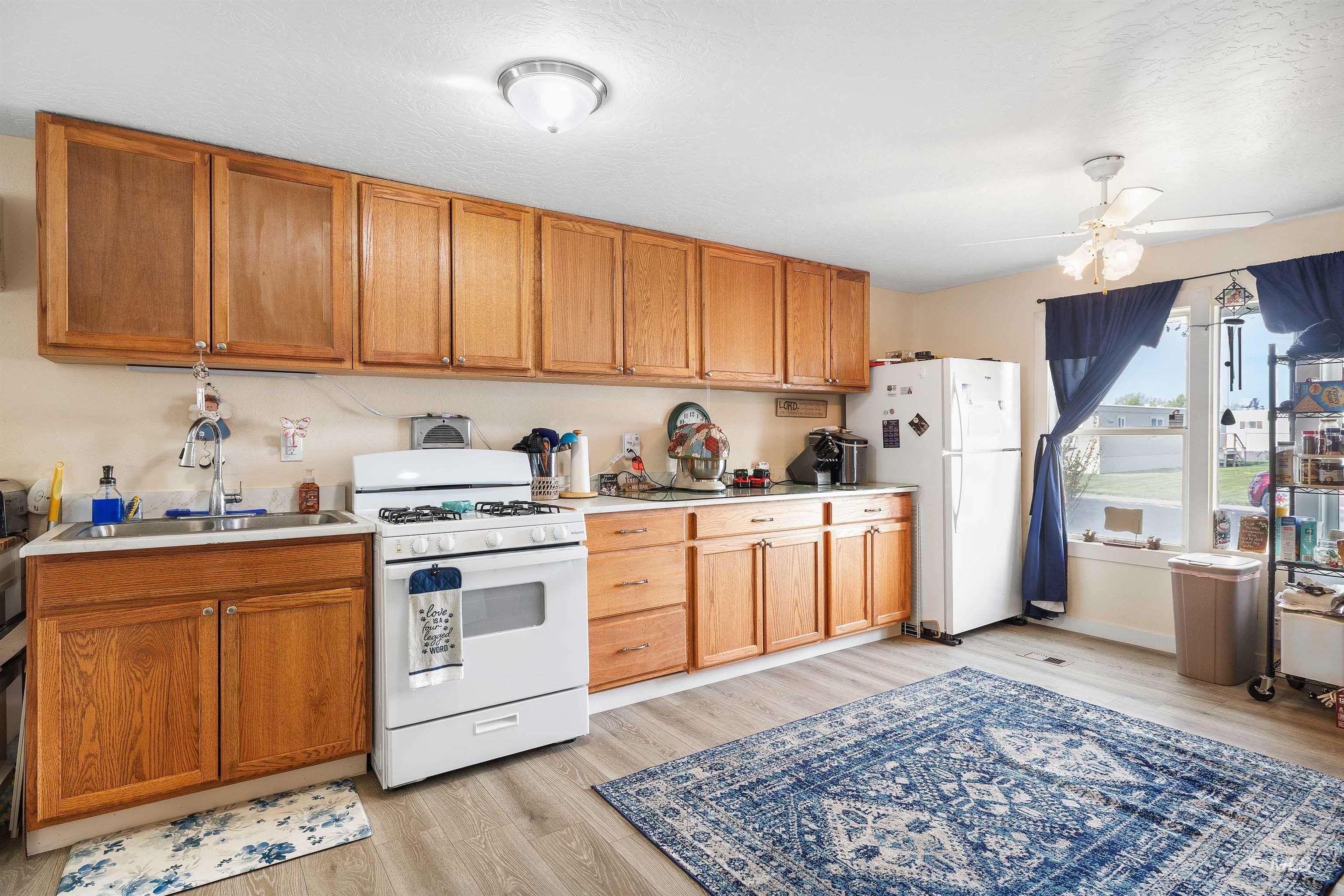 198 South Hills Rd #116, Twin Falls, Idaho 83301, 3 Bedrooms, 1 Bathroom, Residential For Sale, Price $70,000,MLS 98982943