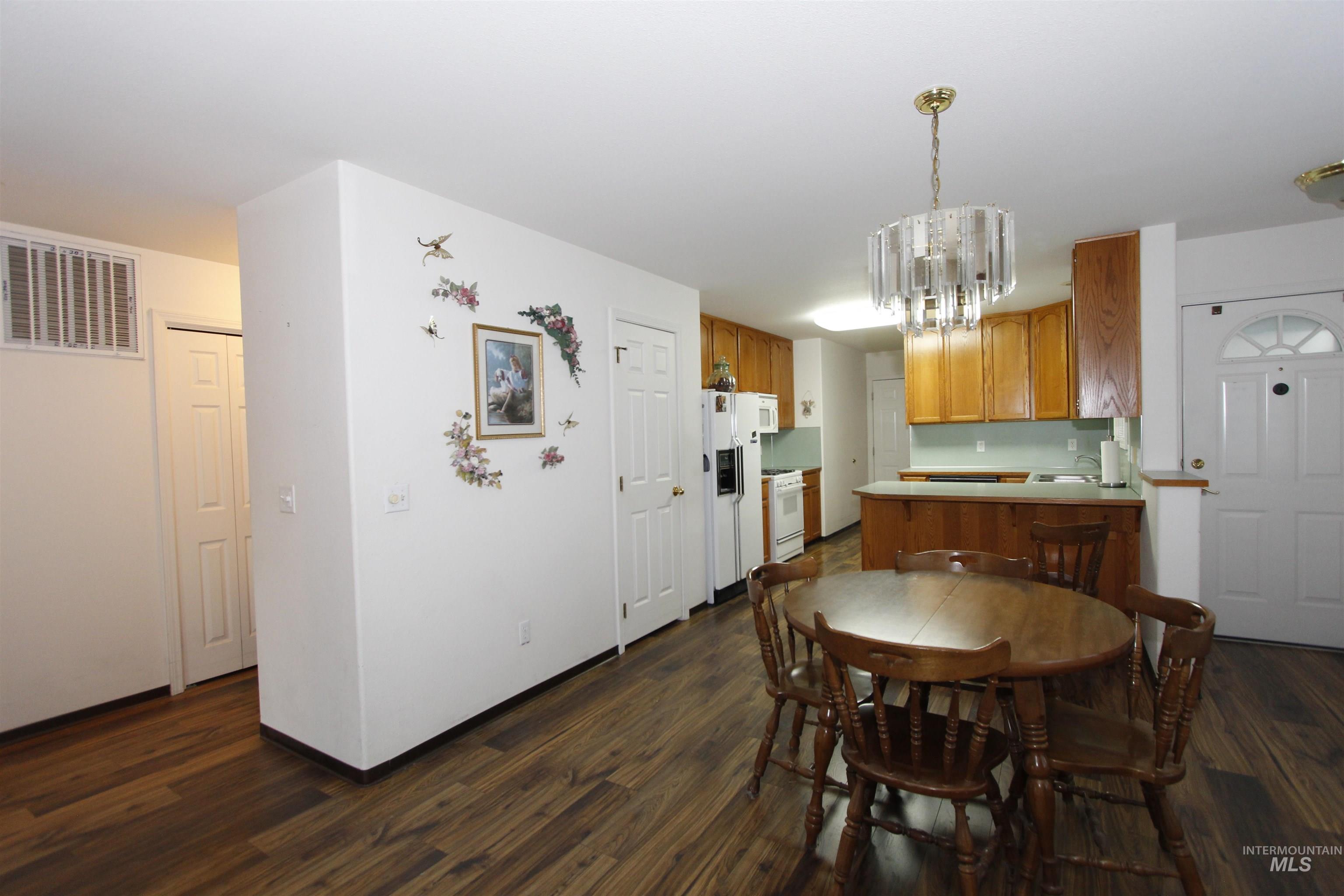 923 Stewart Ave, Lewiston, Idaho 83501, 2 Bedrooms, 2 Bathrooms, Residential For Sale, Price $325,000,MLS 98982945