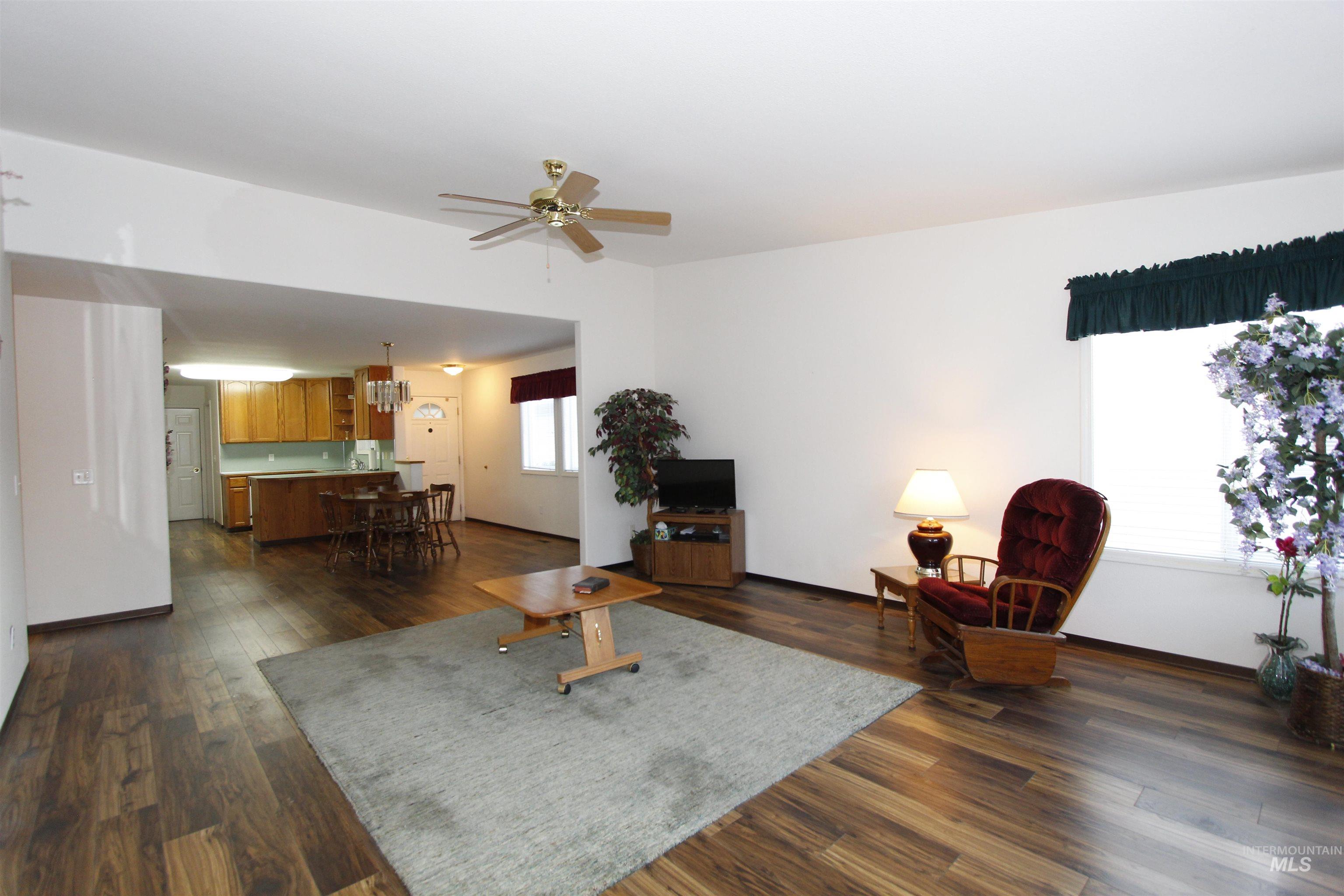 923 Stewart Ave, Lewiston, Idaho 83501, 2 Bedrooms, 2 Bathrooms, Residential For Sale, Price $325,000,MLS 98982945