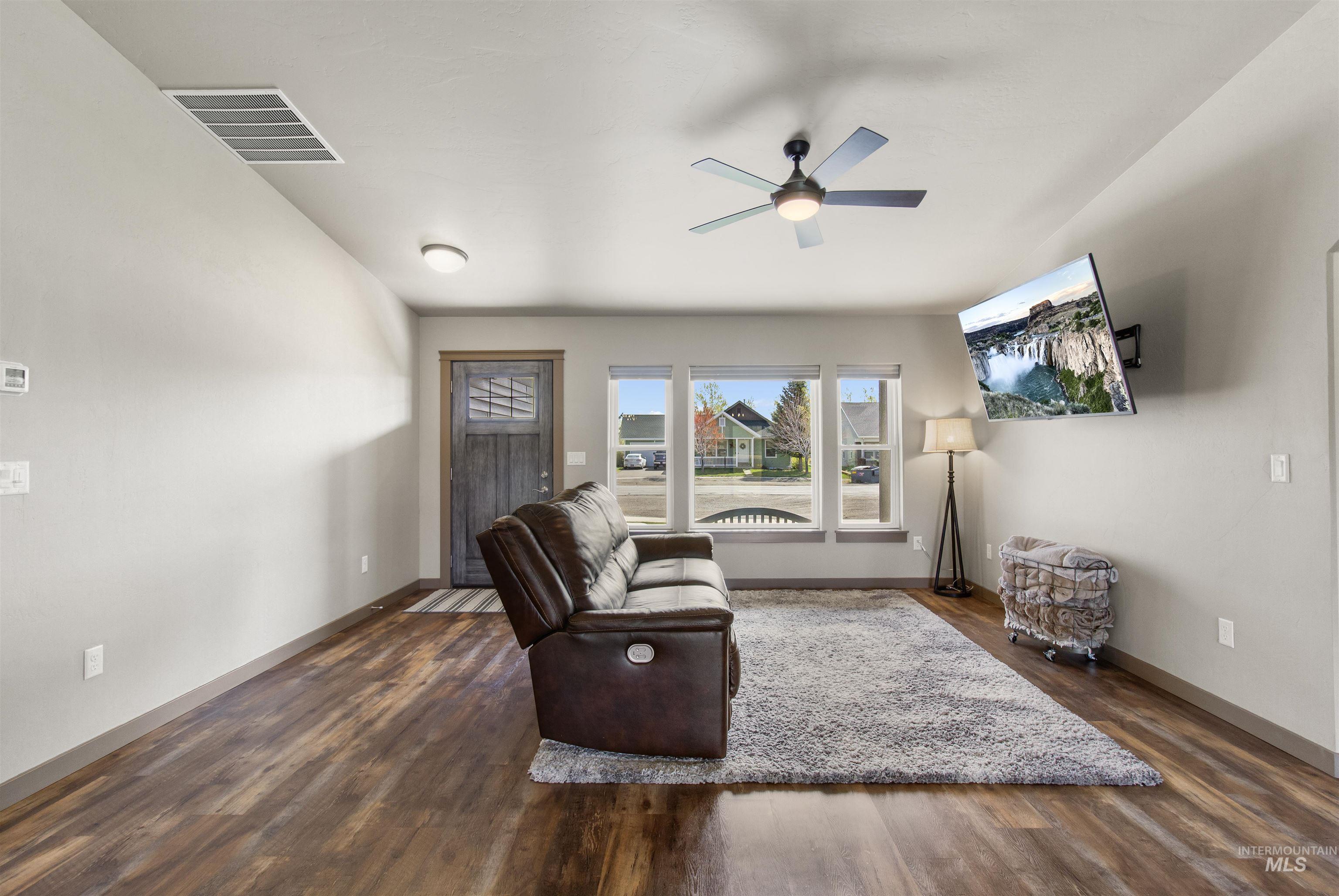 330 Greenfield Way., Carey, Idaho 83320, 3 Bedrooms, 2 Bathrooms, Residential For Sale, Price $619,500,MLS 98982951