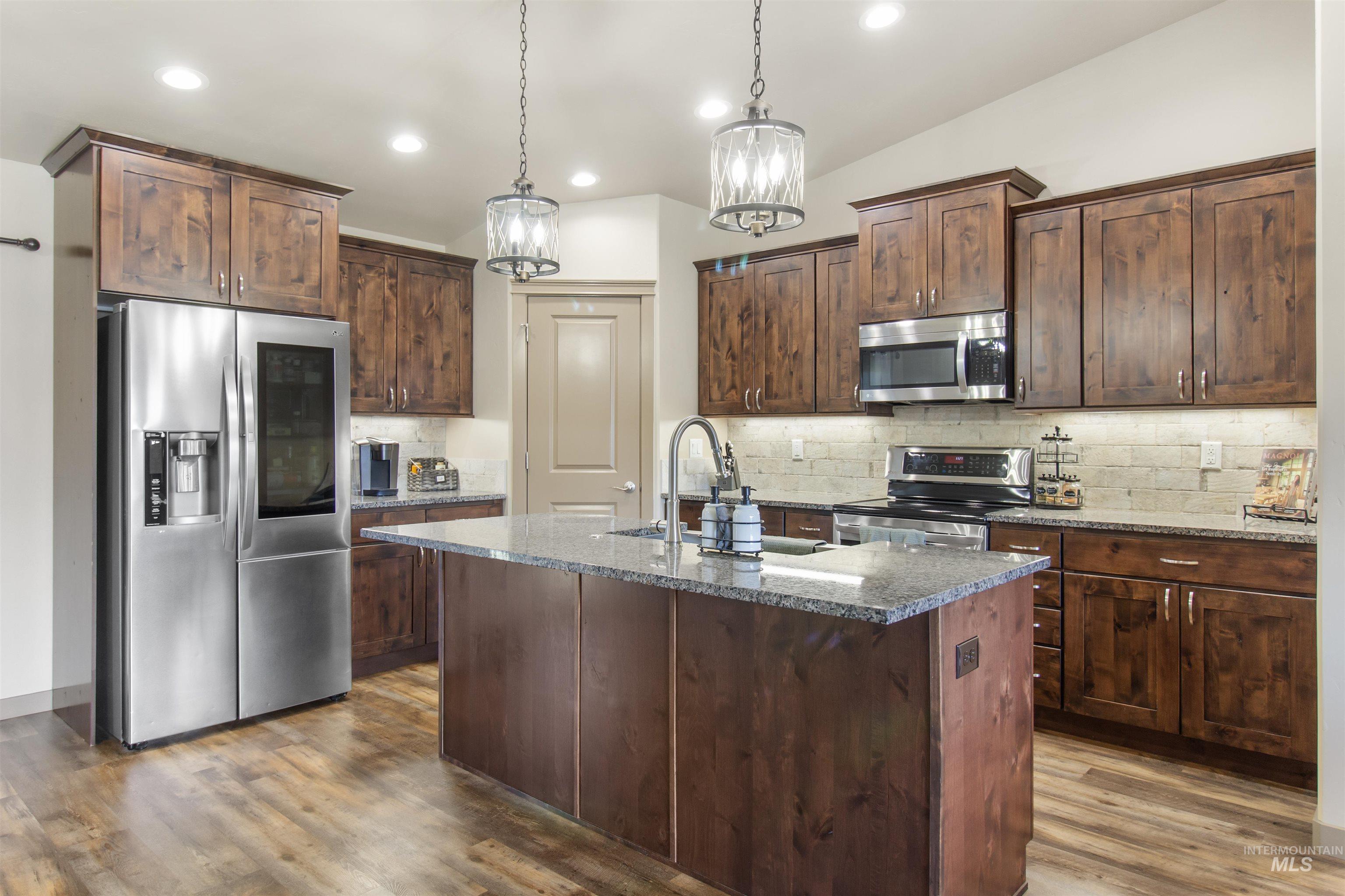 330 Greenfield Way., Carey, Idaho 83320, 3 Bedrooms, 2 Bathrooms, Residential For Sale, Price $619,500,MLS 98982951