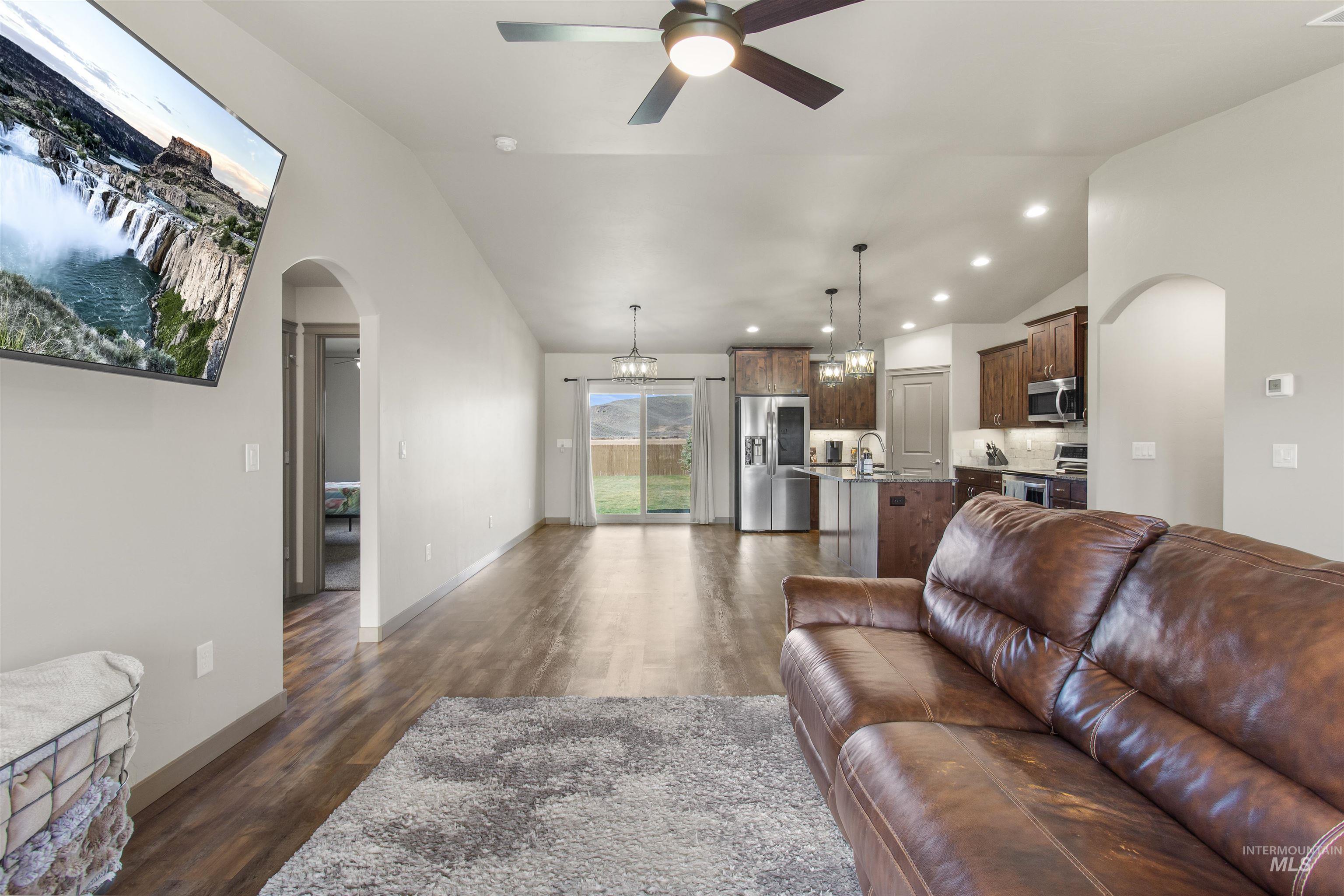 330 Greenfield Way., Carey, Idaho 83320, 3 Bedrooms, 2 Bathrooms, Residential For Sale, Price $619,500,MLS 98982951