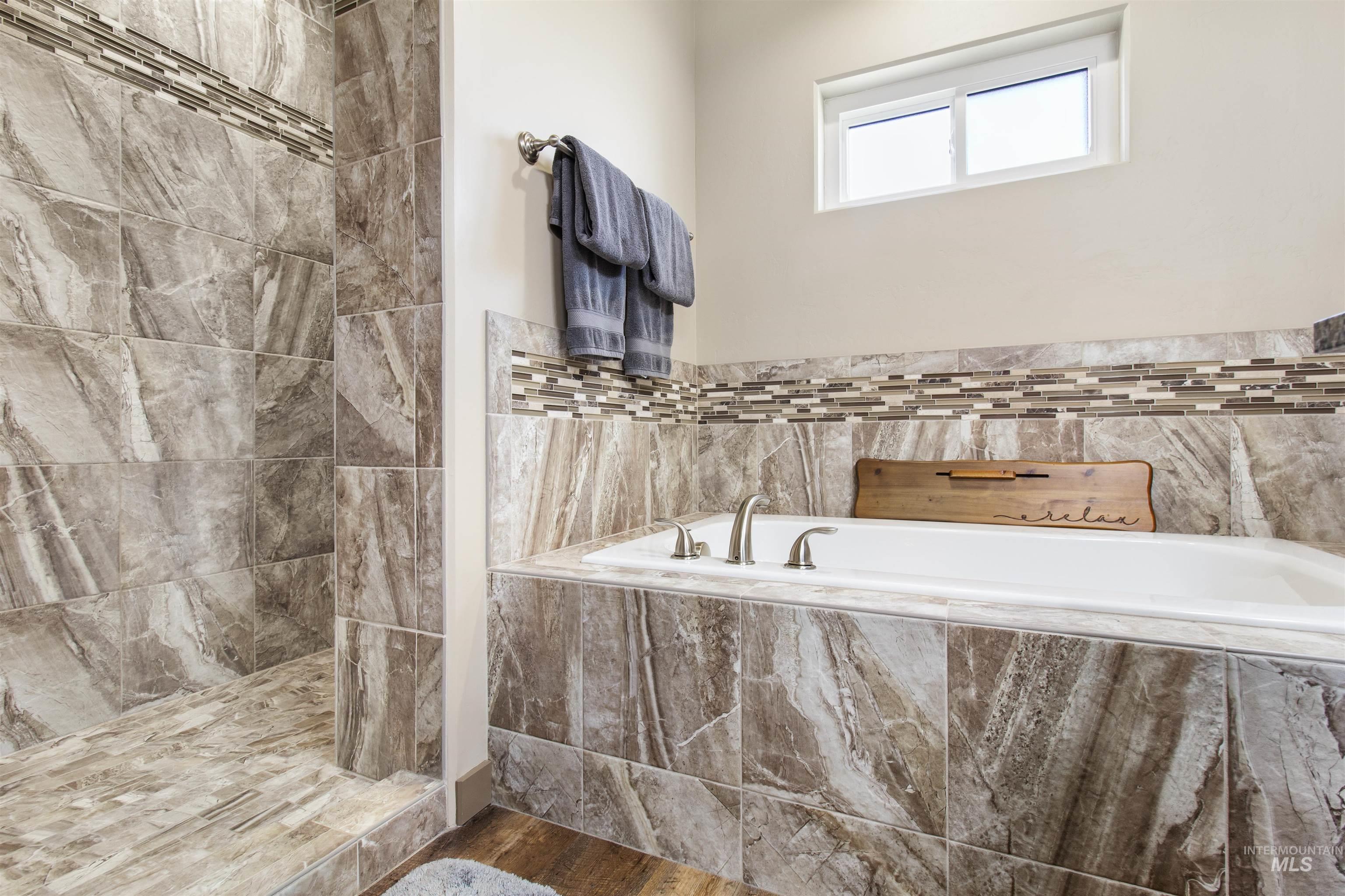 330 Greenfield Way., Carey, Idaho 83320, 3 Bedrooms, 2 Bathrooms, Residential For Sale, Price $619,500,MLS 98982951