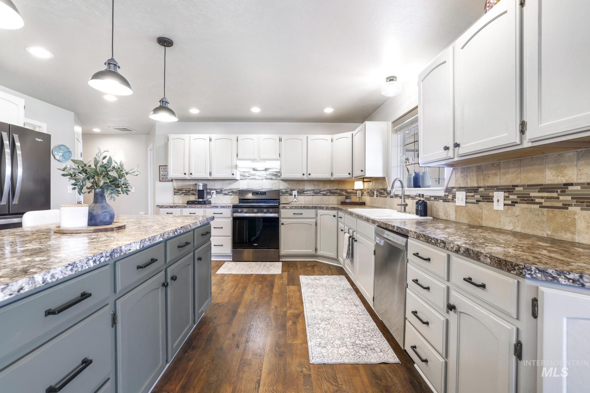 2324 Garey Ln, Filer, Idaho 83328-5543, 4 Bedrooms, 3 Bathrooms, Residential For Sale, Price $612,500,MLS 98982954