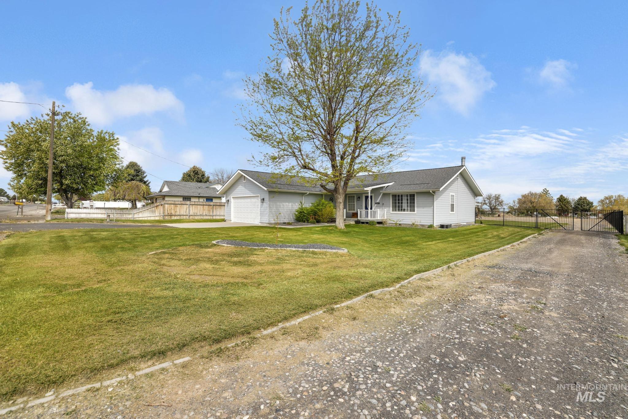 2324 Garey Ln, Filer, Idaho 83328-5543, 4 Bedrooms, 3 Bathrooms, Residential For Sale, Price $612,500,MLS 98982954