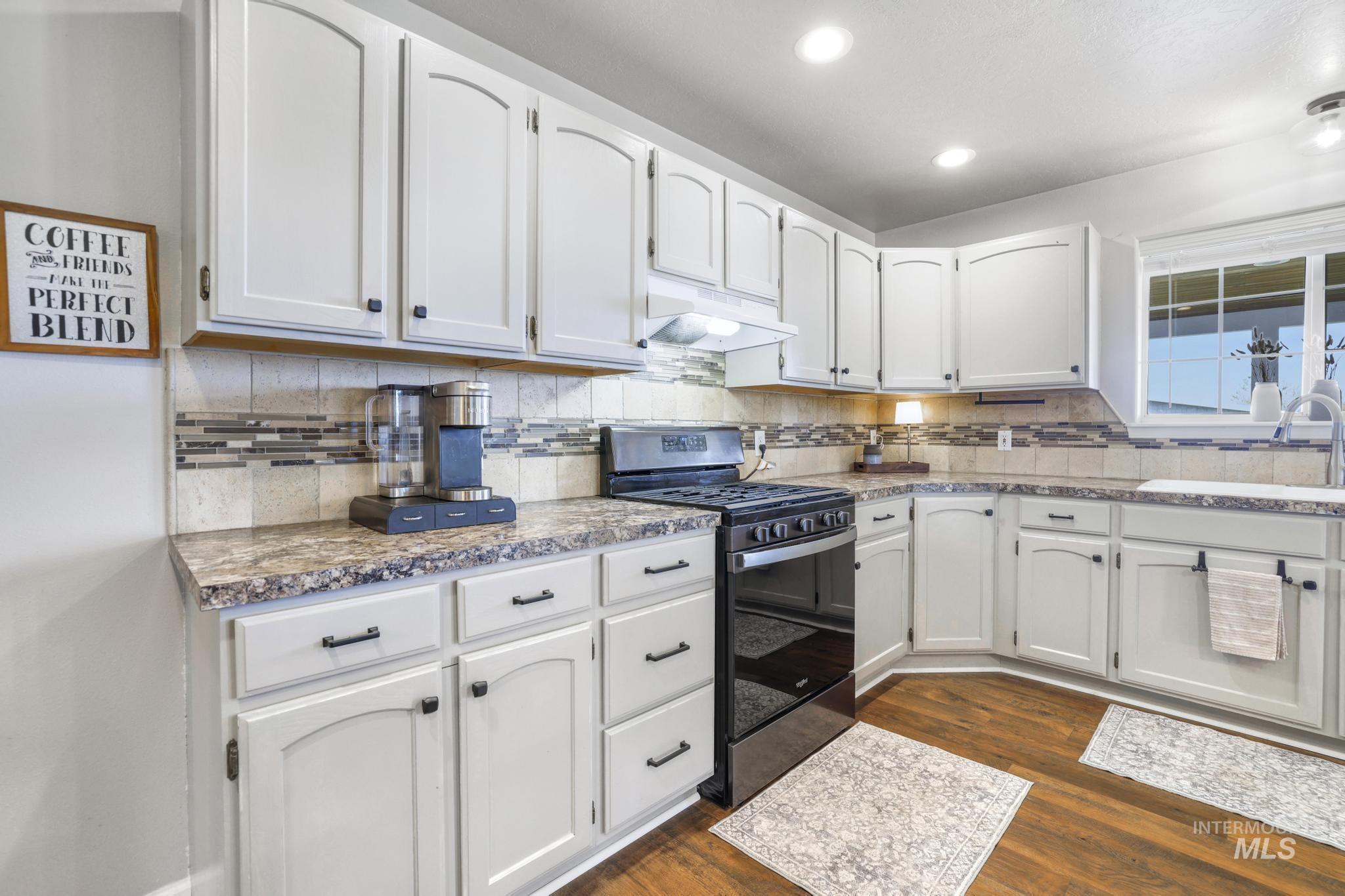 2324 Garey Ln, Filer, Idaho 83328-5543, 4 Bedrooms, 3 Bathrooms, Residential For Sale, Price $612,500,MLS 98982954